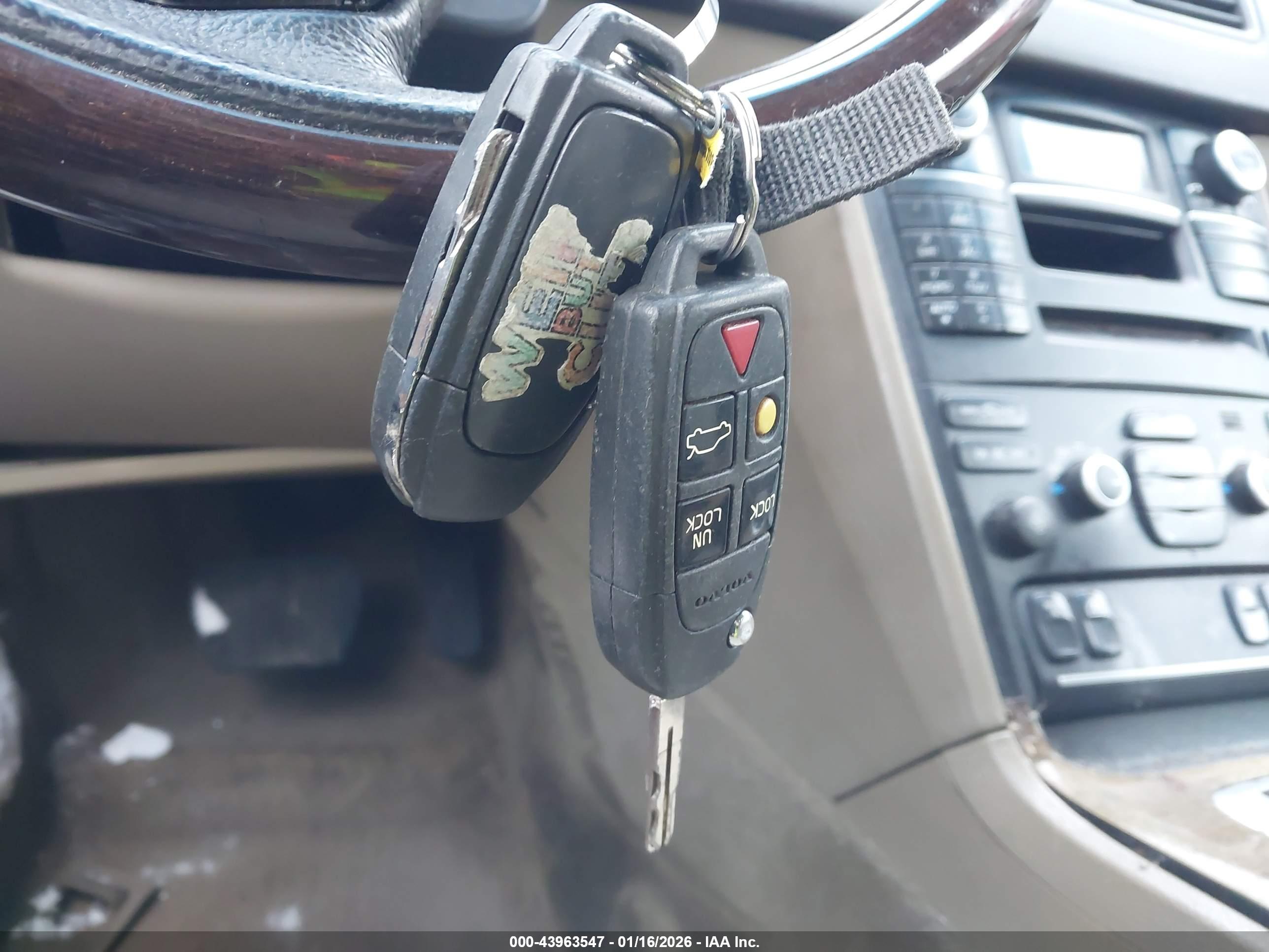 VOLVO XC90 image 11