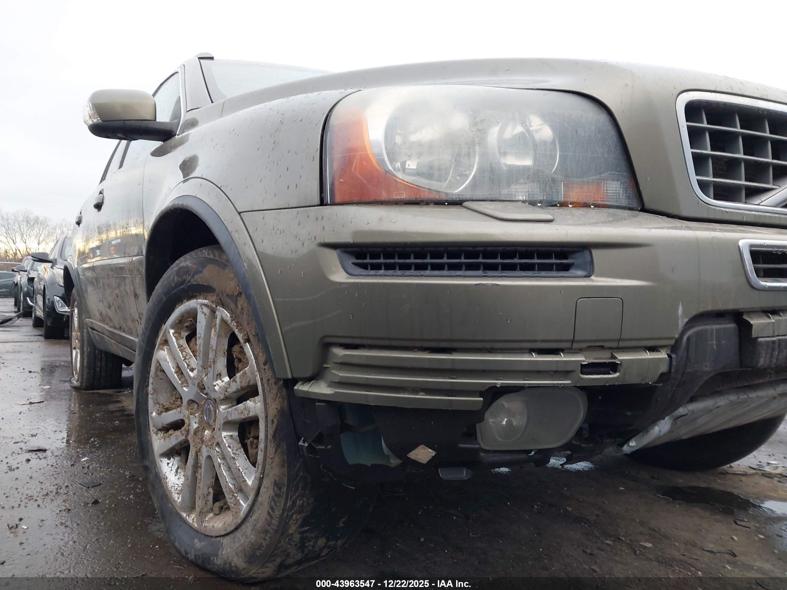VOLVO XC90 image 6