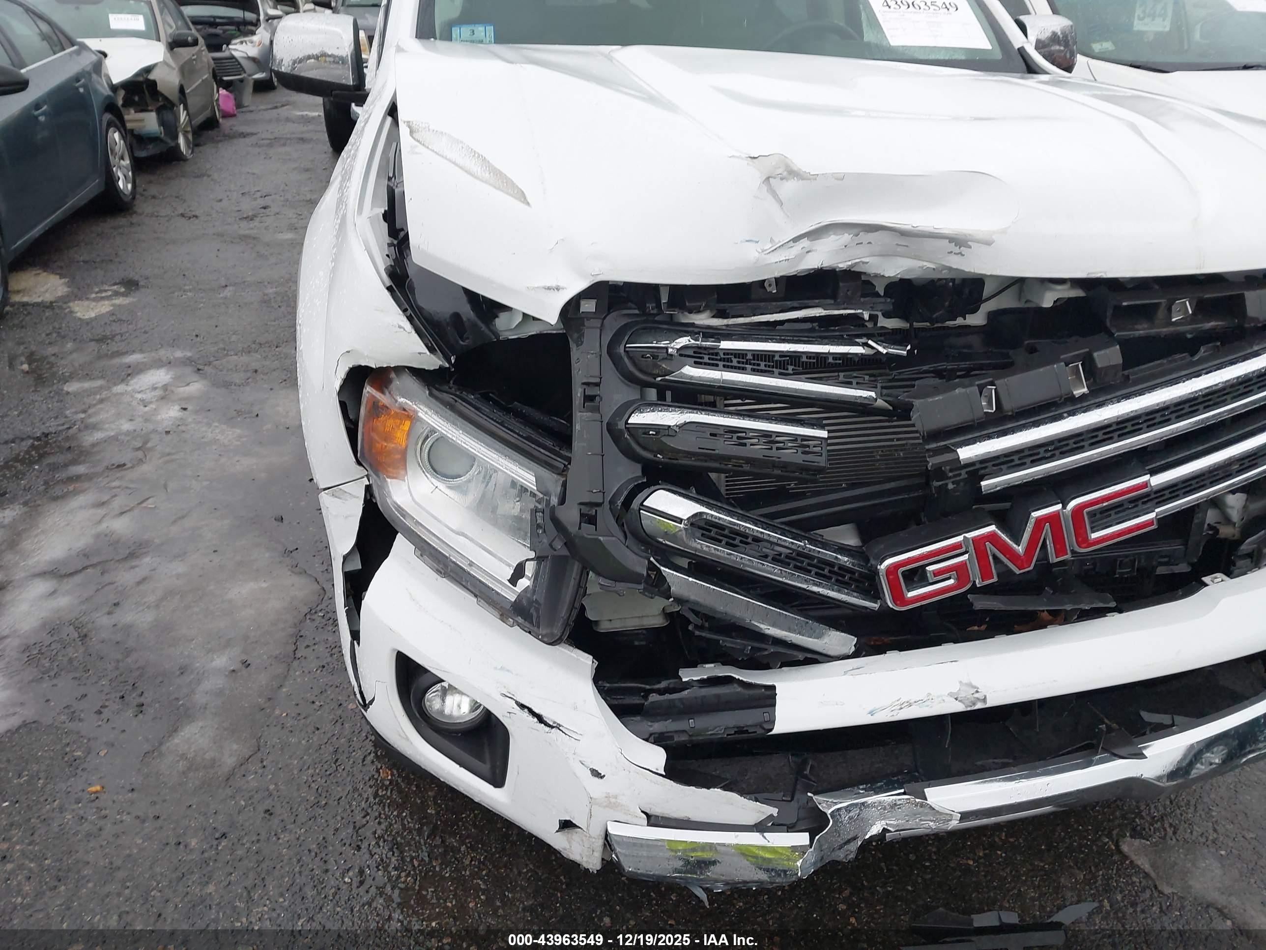 GMC CANYON image 6