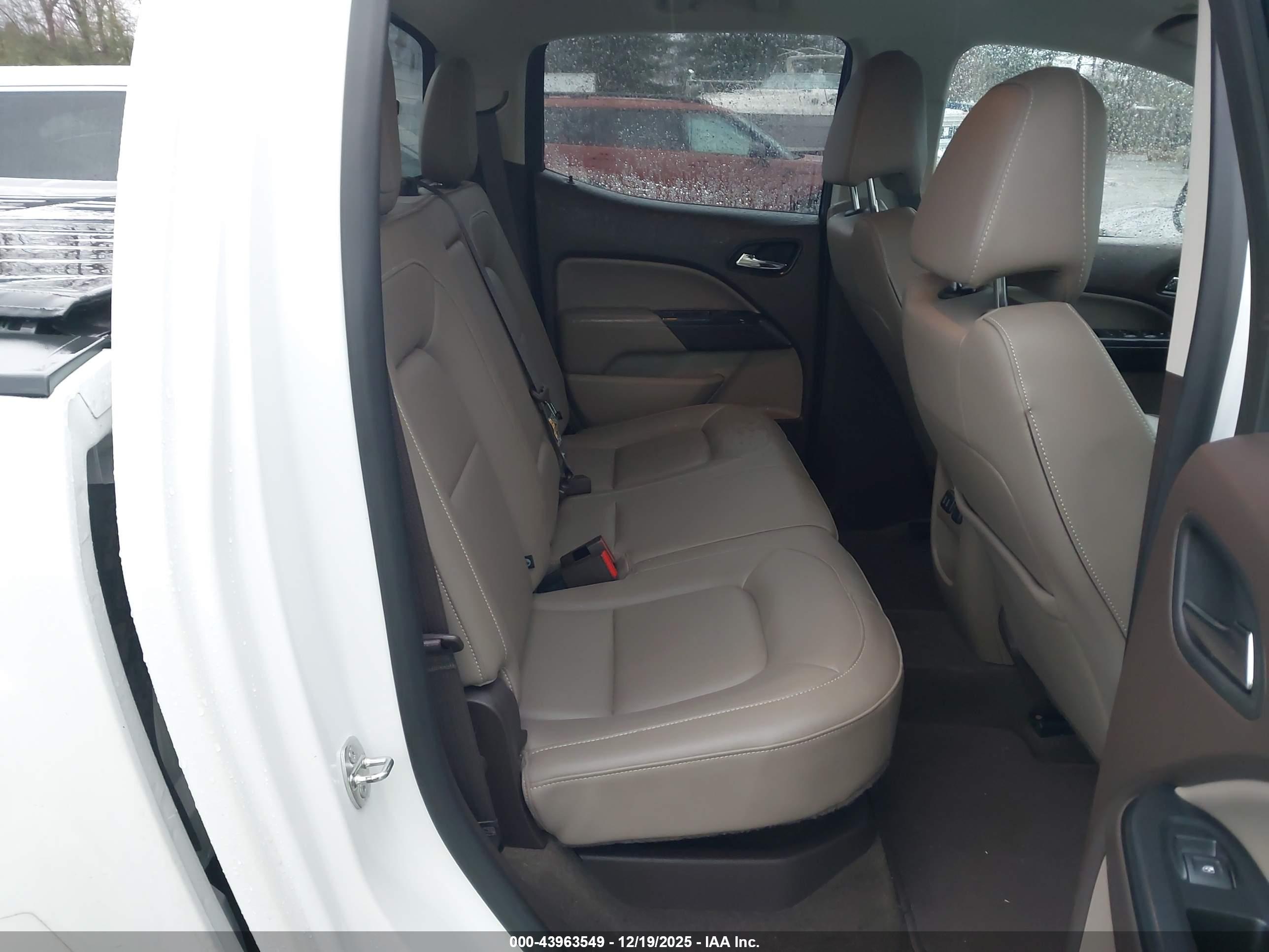 GMC CANYON image 8