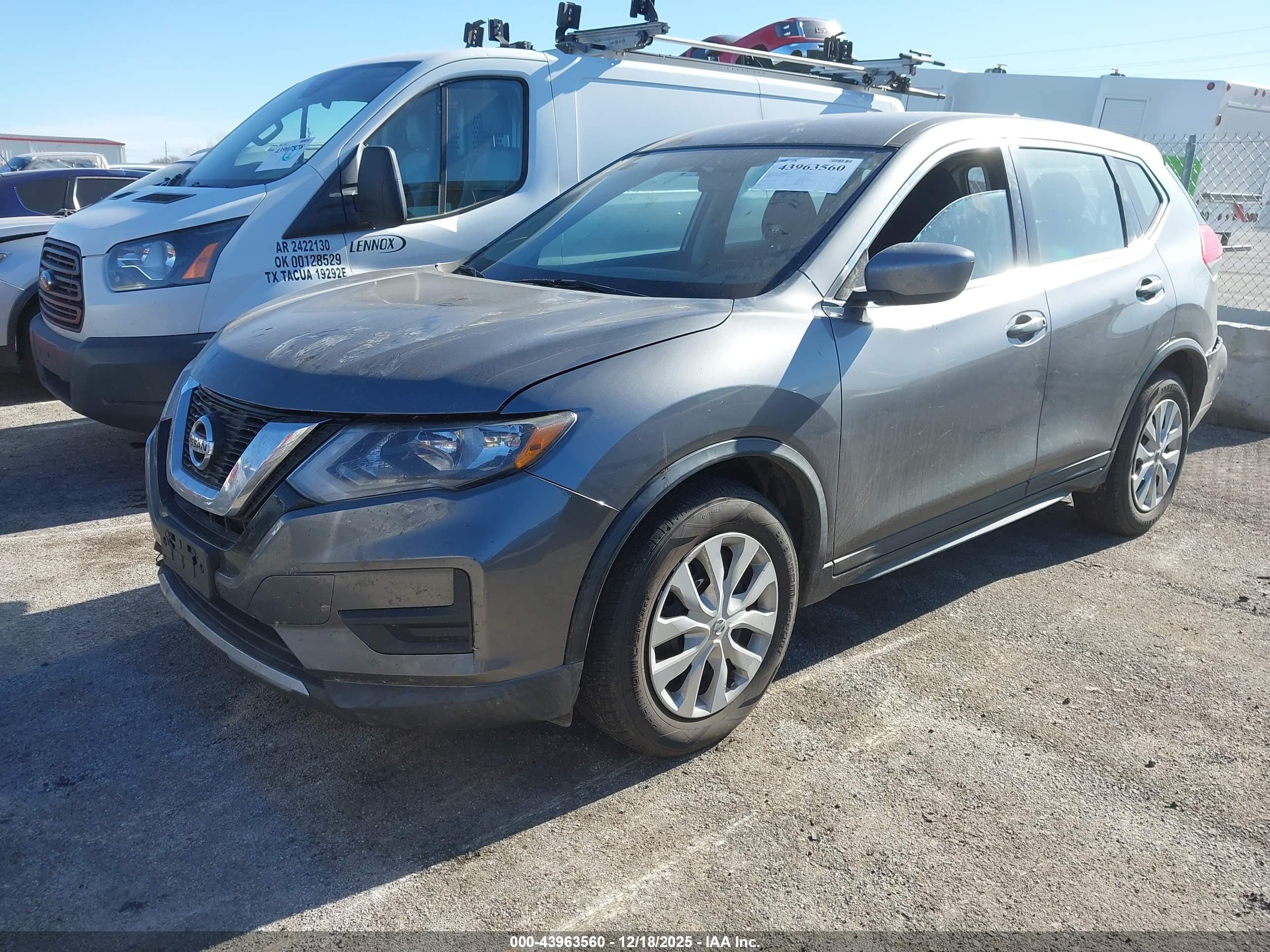 NISSAN ROGUE image 2