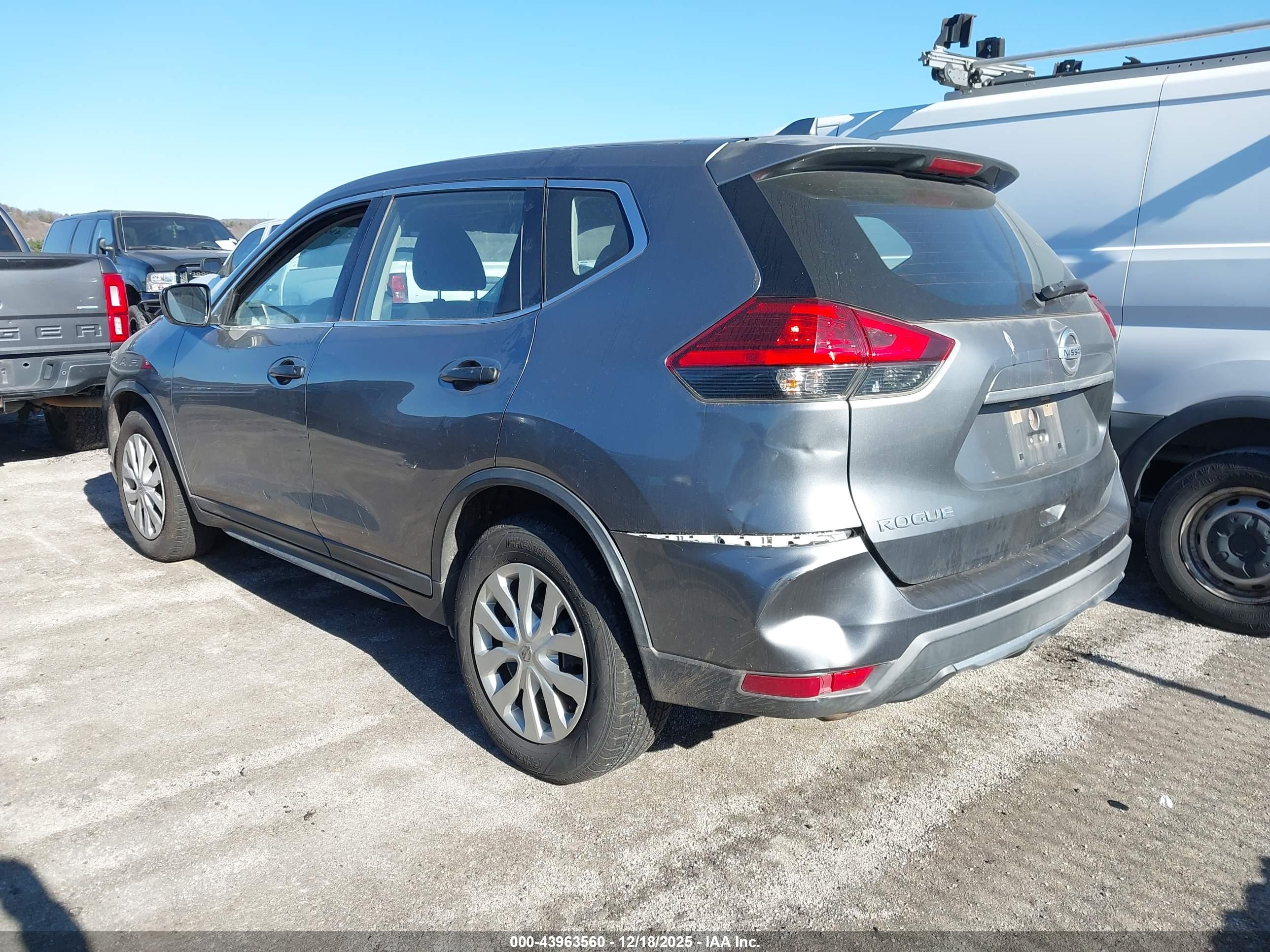 NISSAN ROGUE image 3