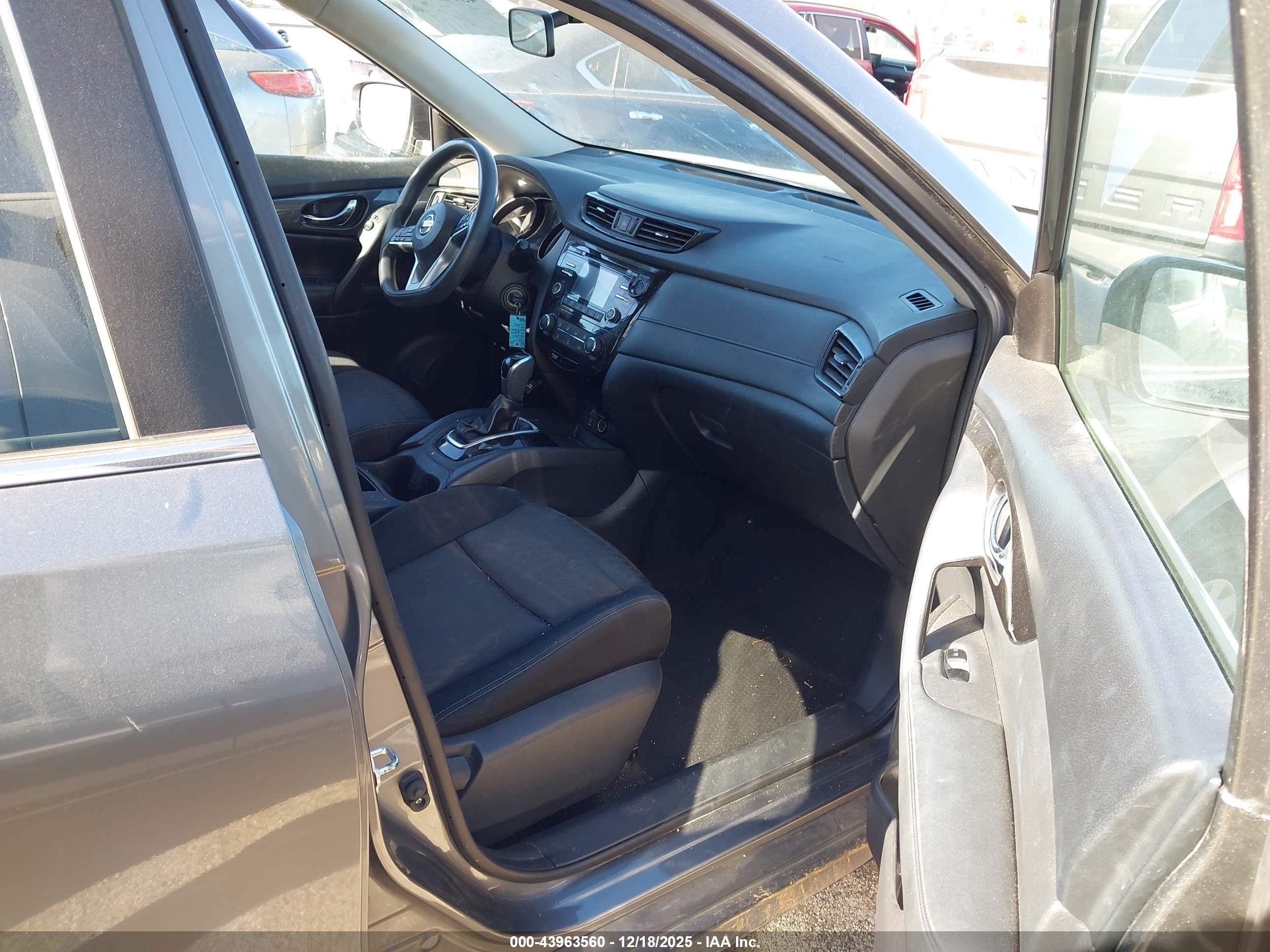 NISSAN ROGUE image 5