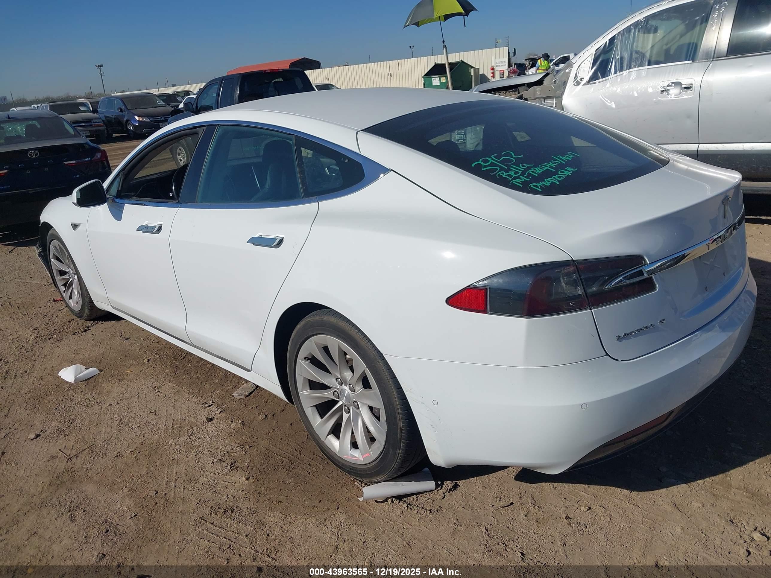 TESLA MODEL image 3