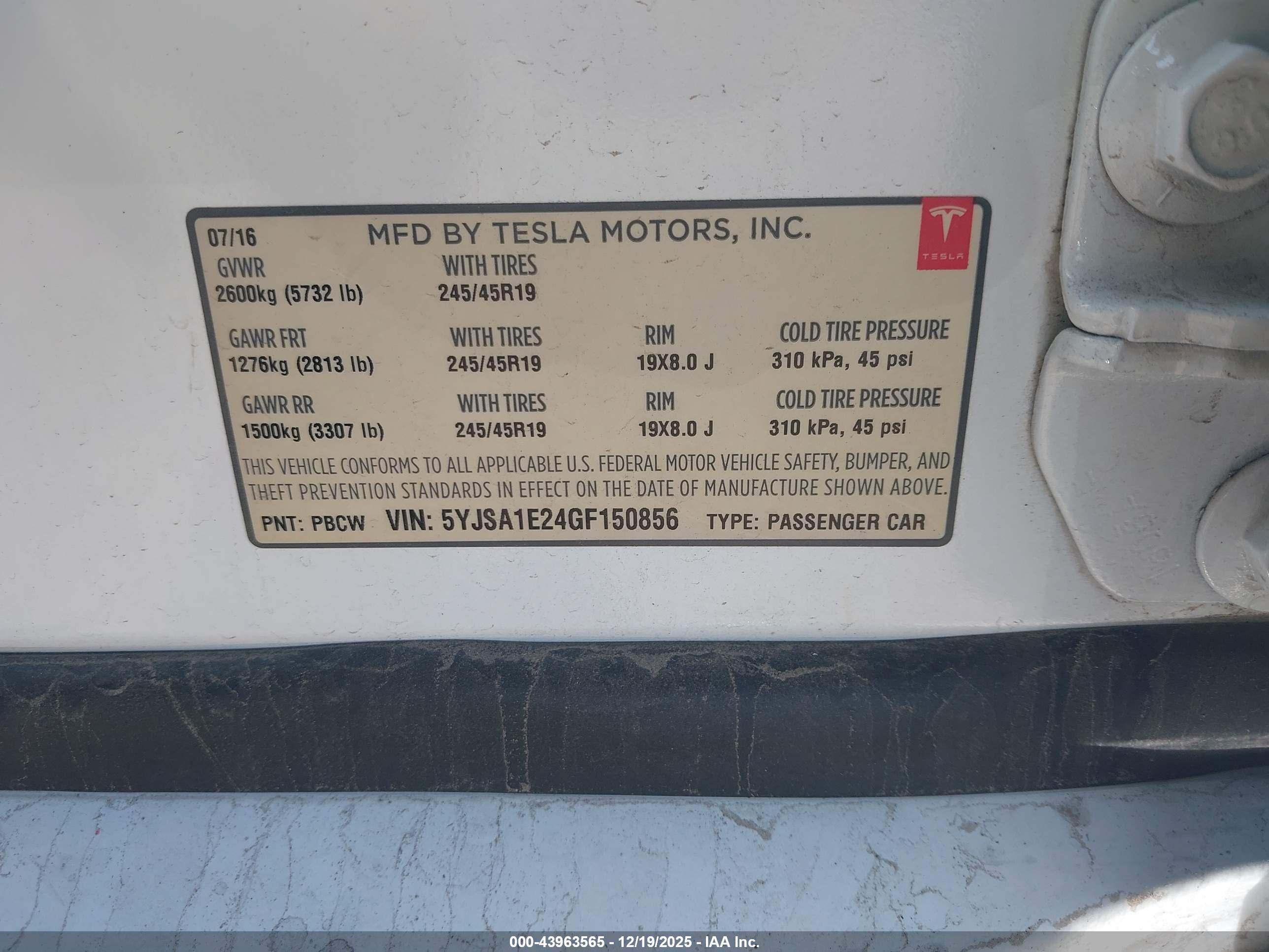 TESLA MODEL image 9