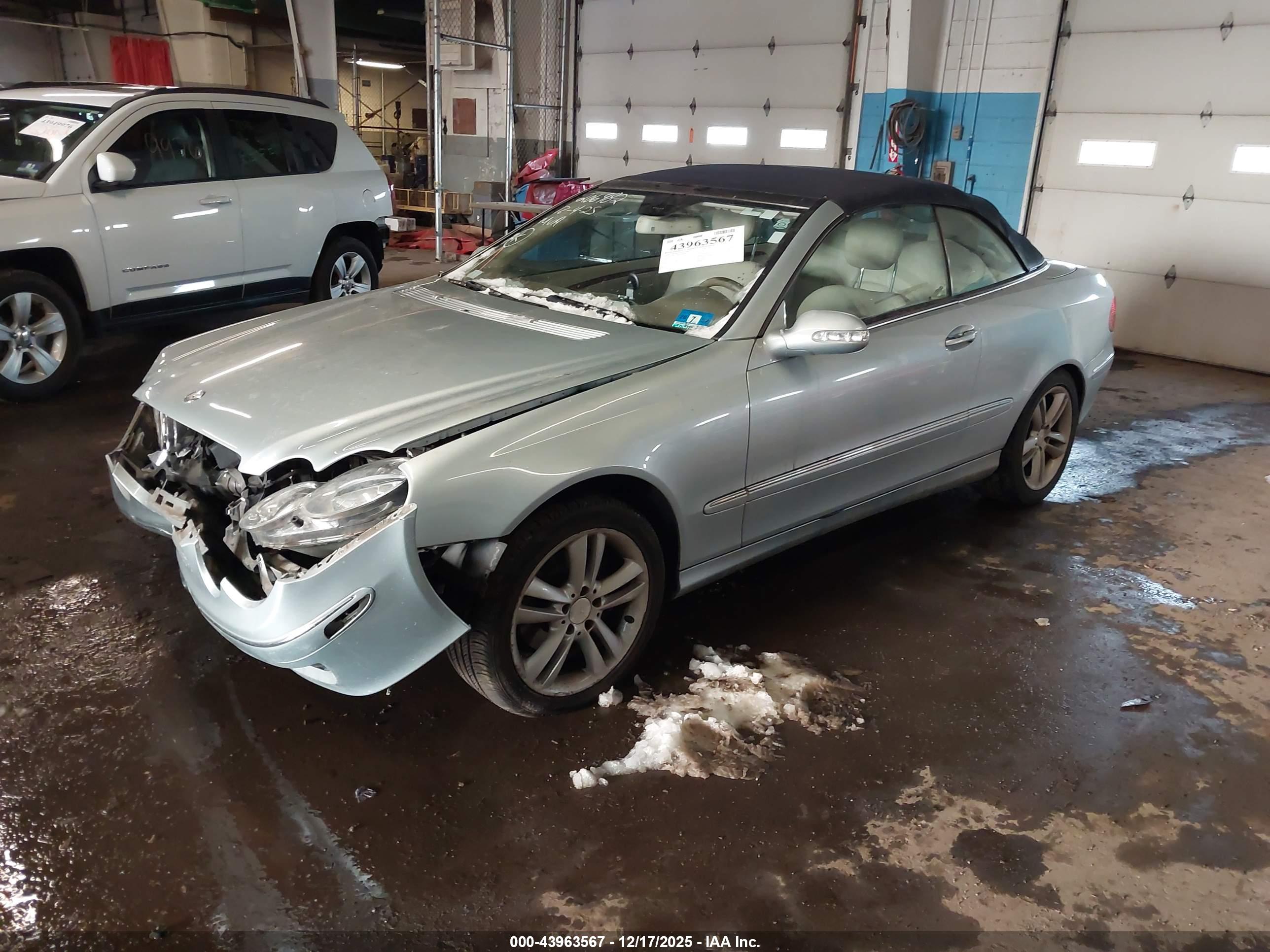 MERCEDES-BENZ CLK image 2