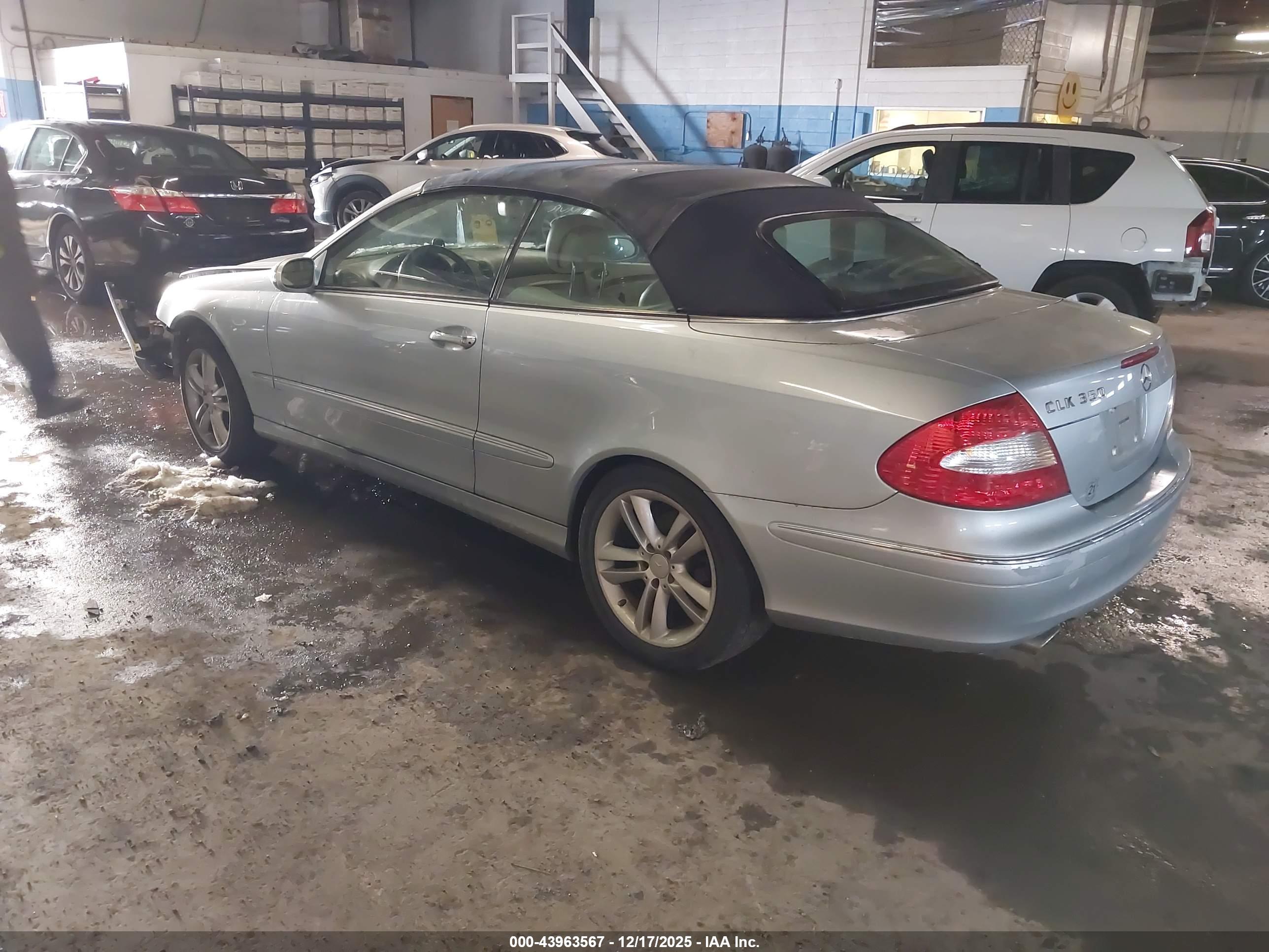 MERCEDES-BENZ CLK image 3