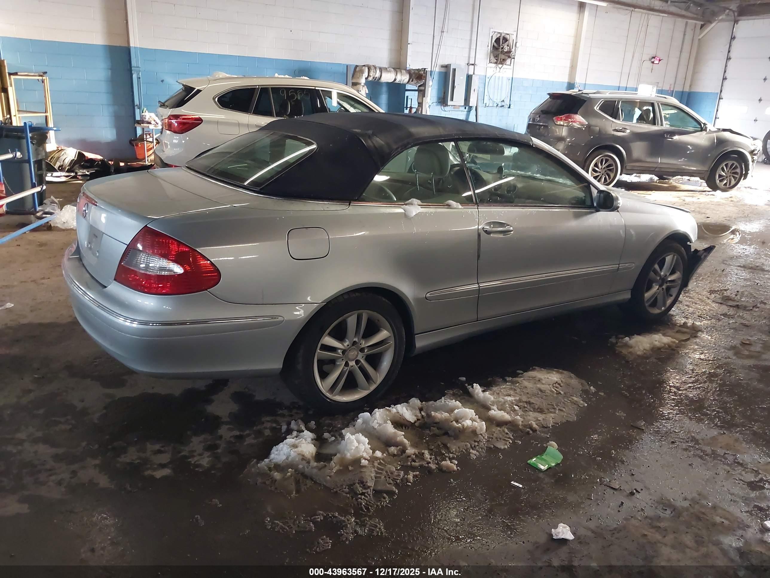 MERCEDES-BENZ CLK image 4
