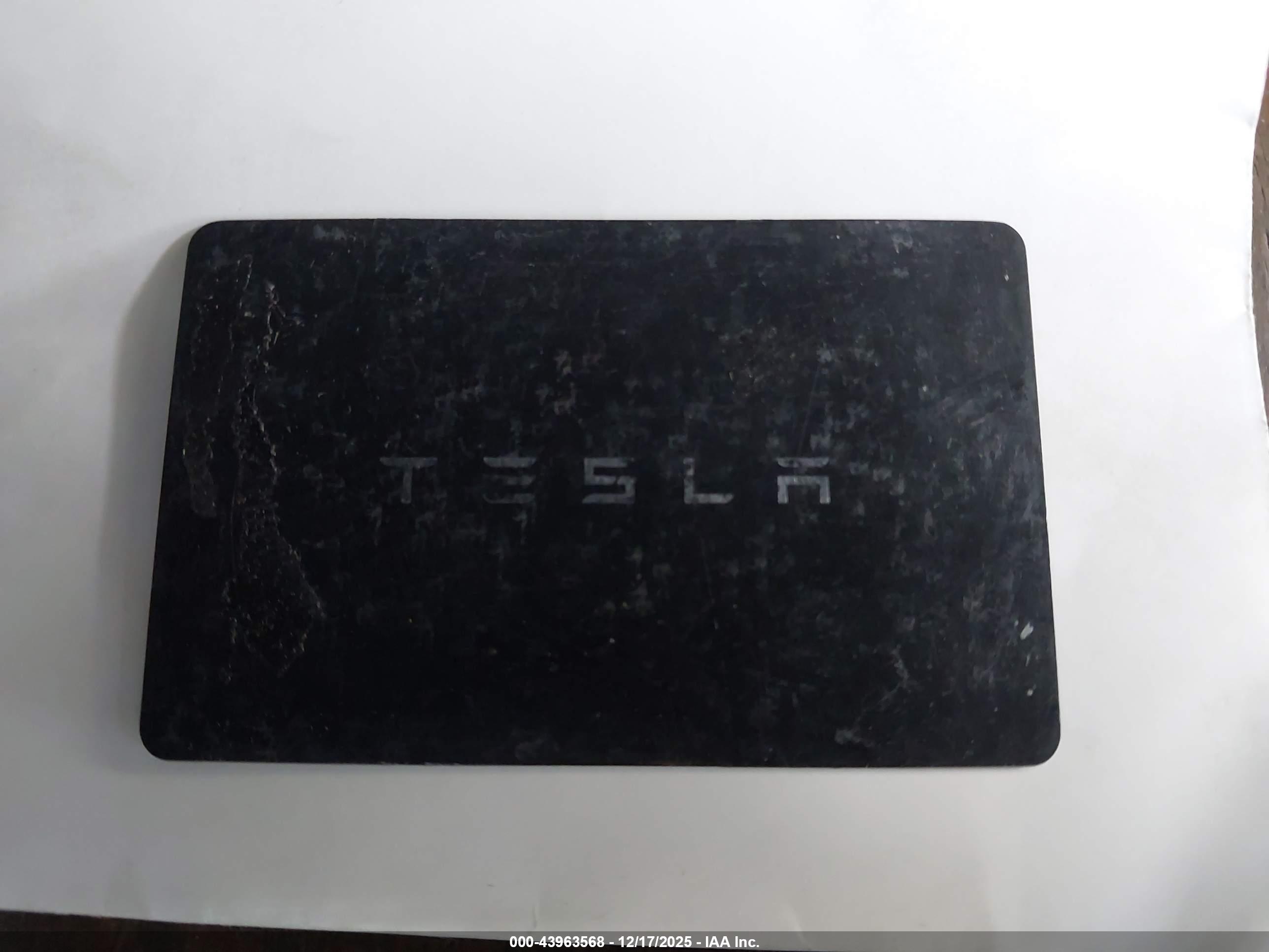TESLA MODEL image 11