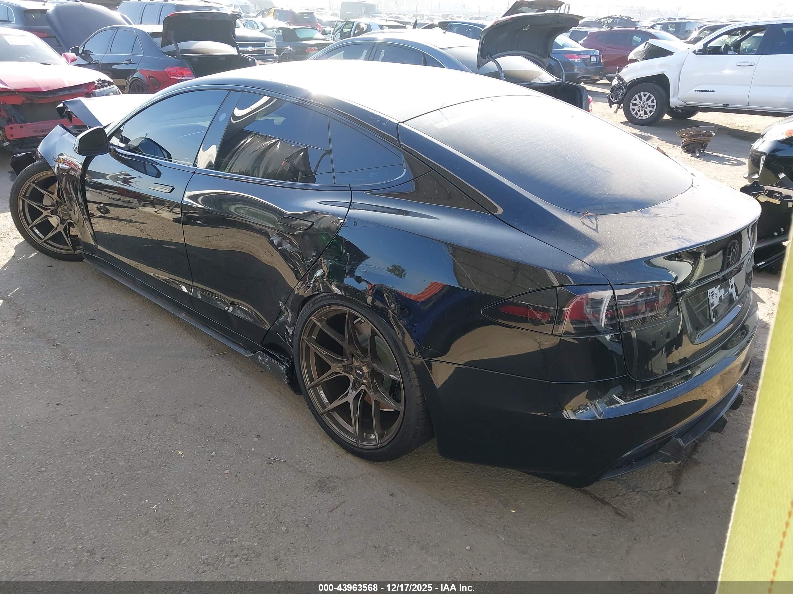 TESLA MODEL image 3
