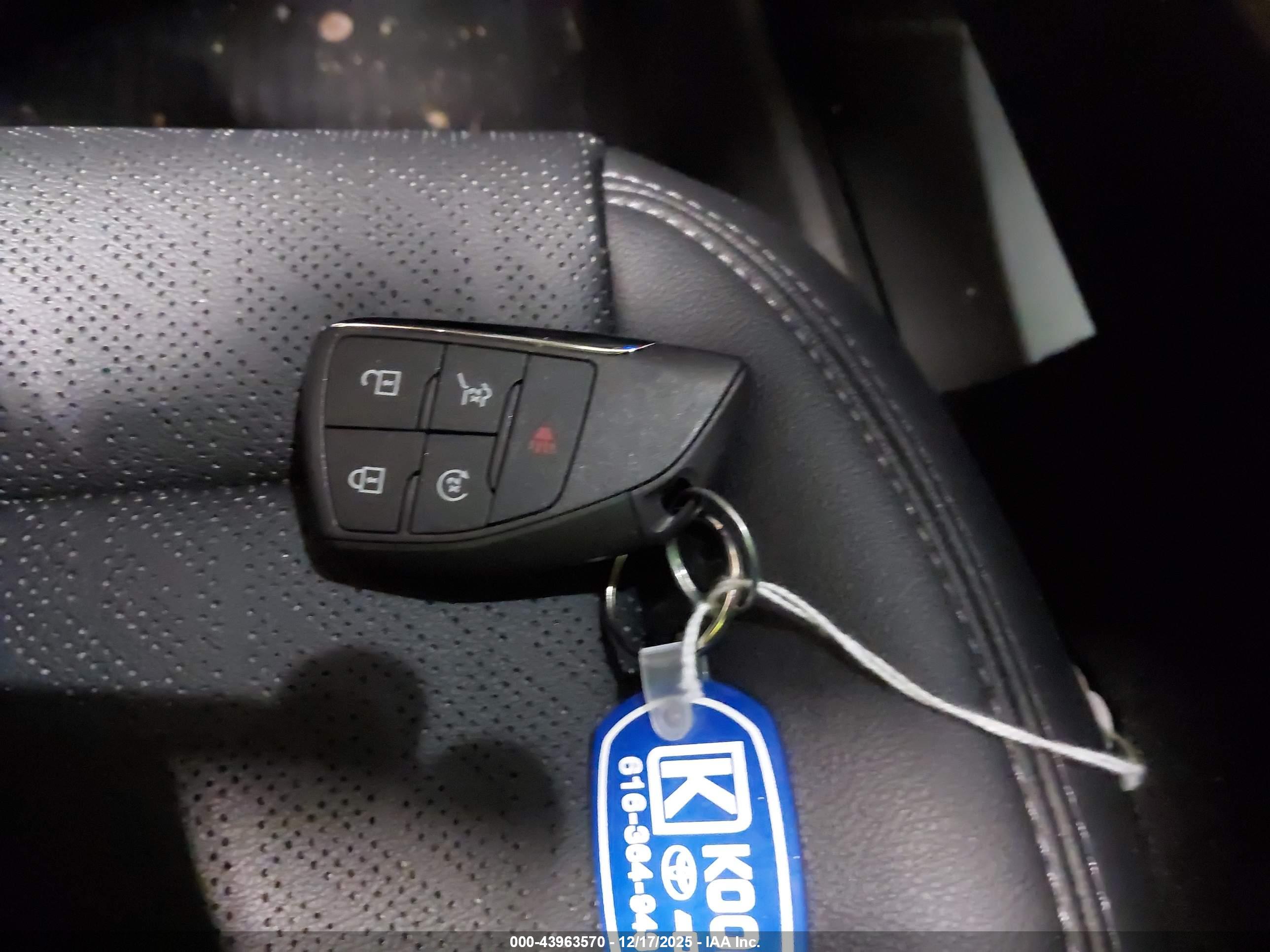 CHEVROLET EQUINOX image 11