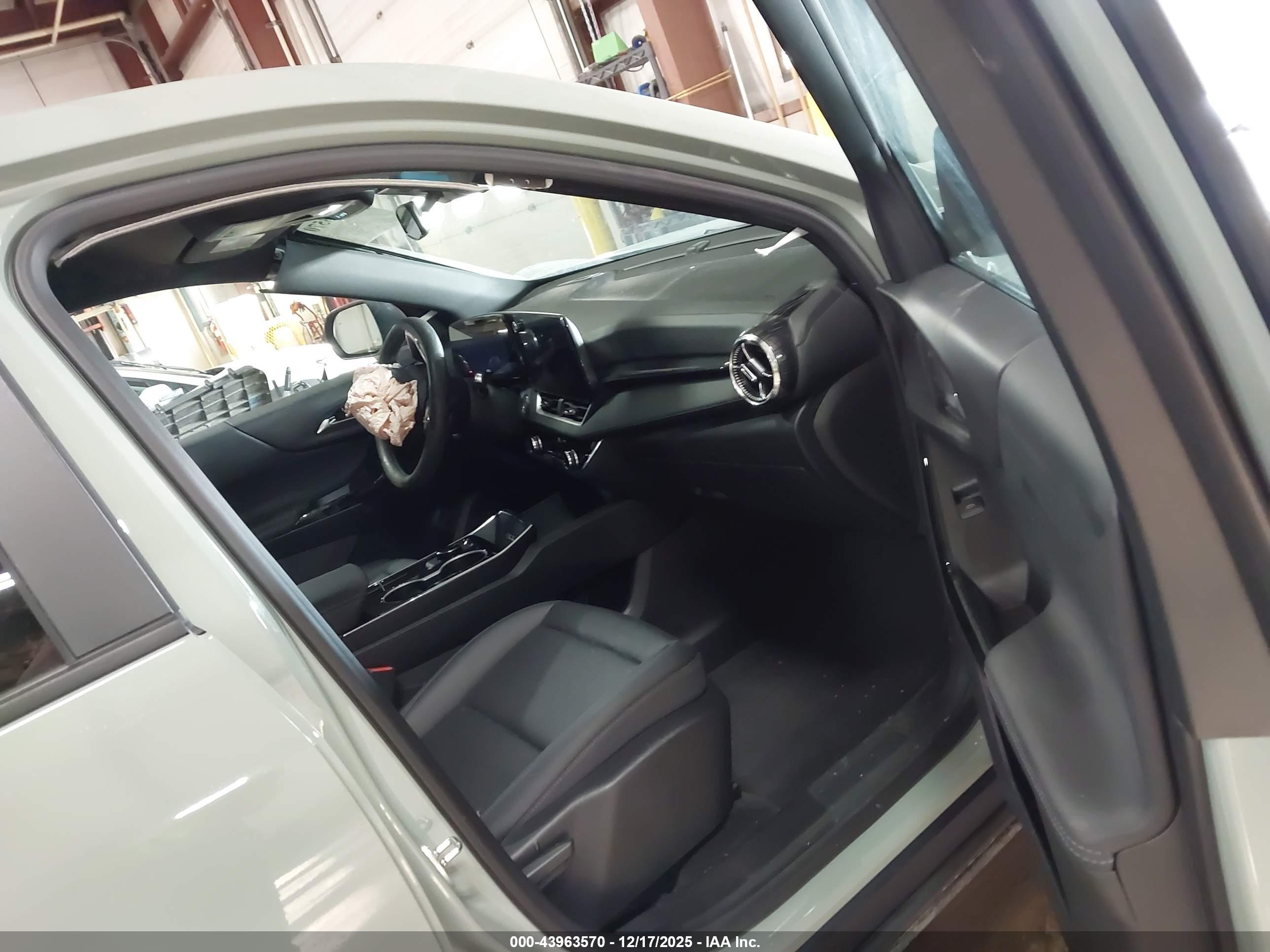 CHEVROLET EQUINOX image 5