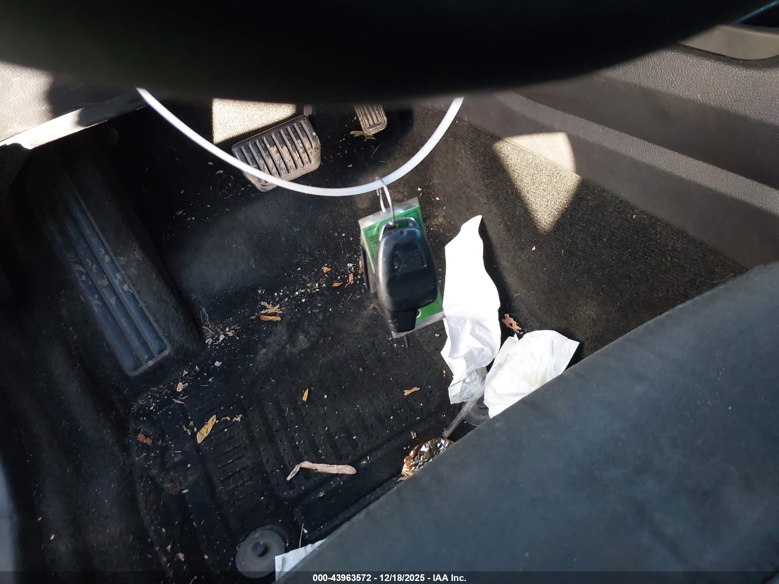 FORD FUSION image 11