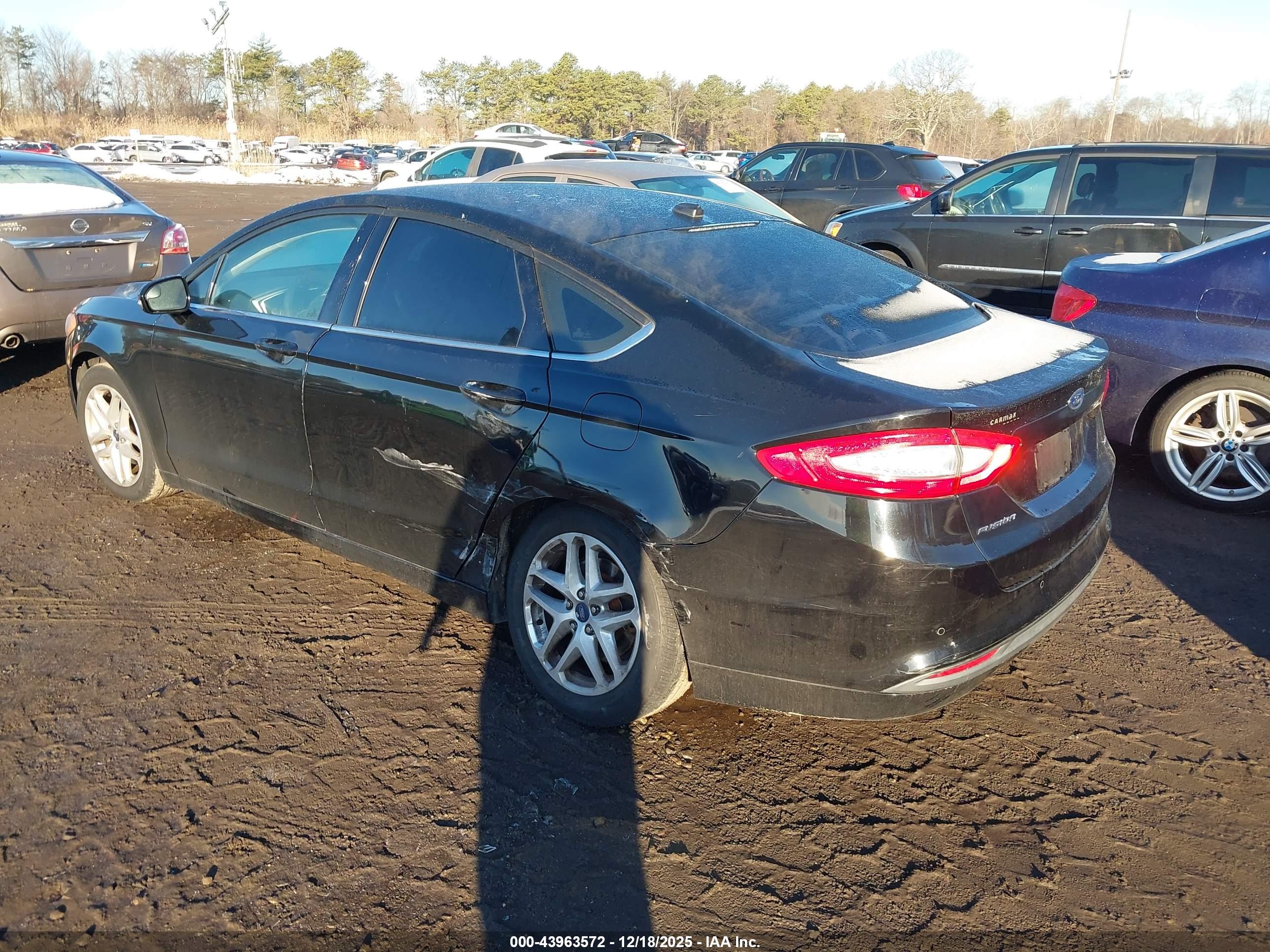 FORD FUSION image 3