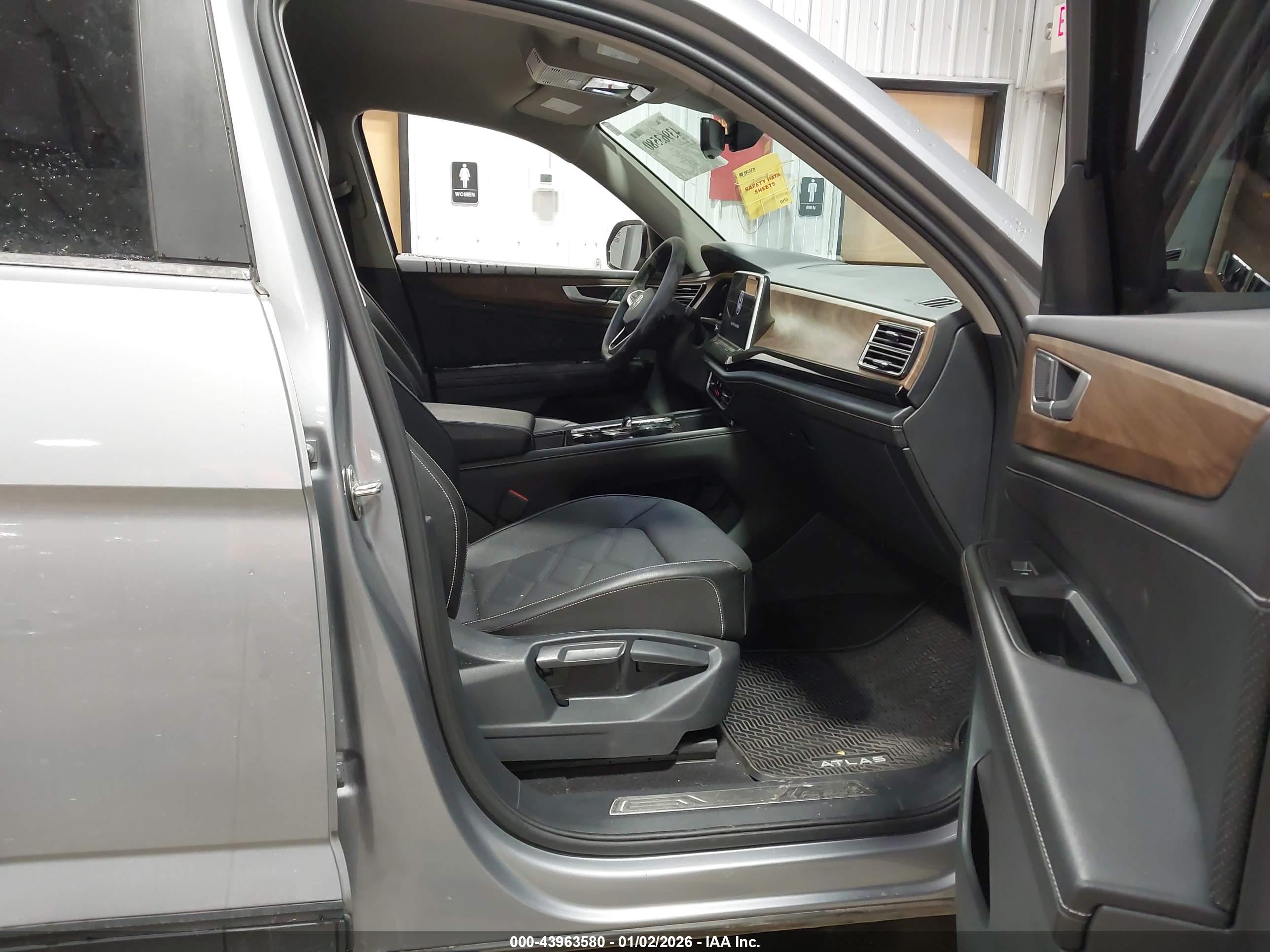 VOLKSWAGEN ATLAS image 5