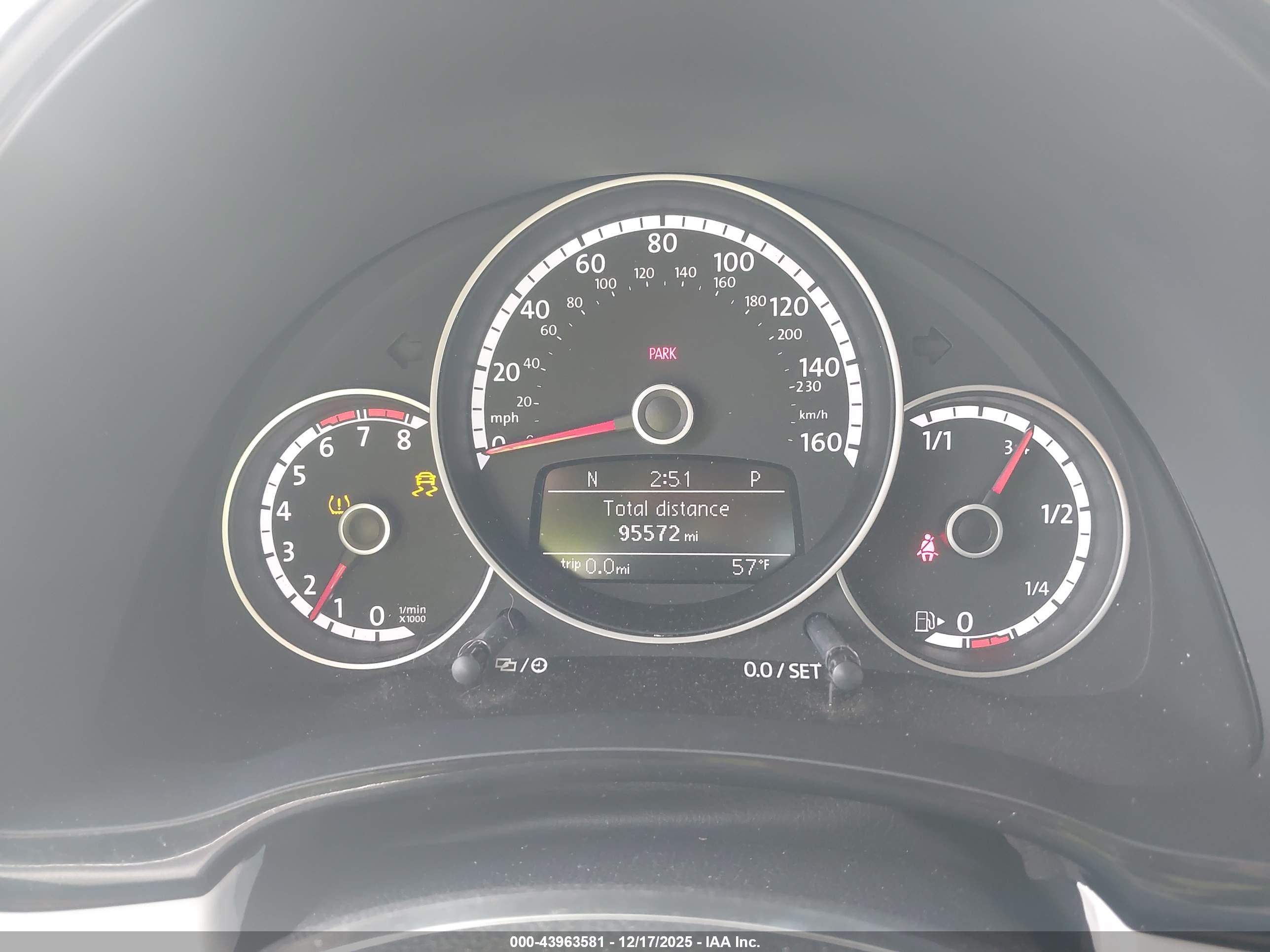 VOLKSWAGEN BEETLE image 7