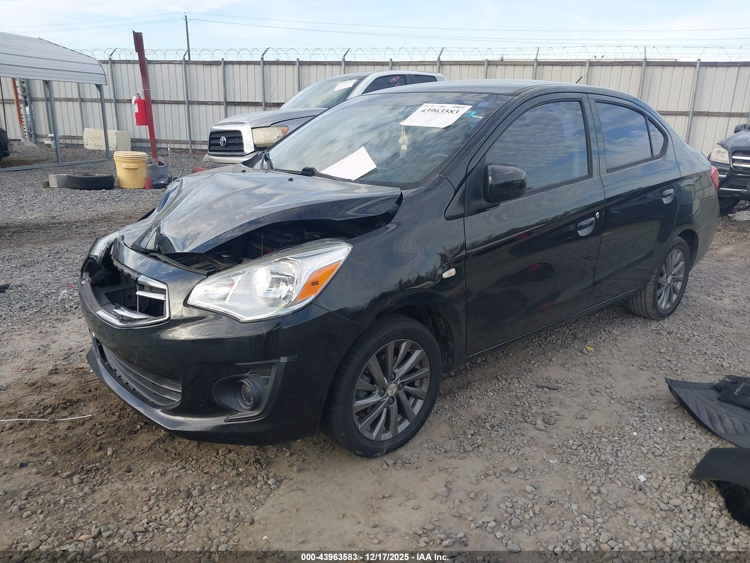 MITSUBISHI MIRAGE image 2
