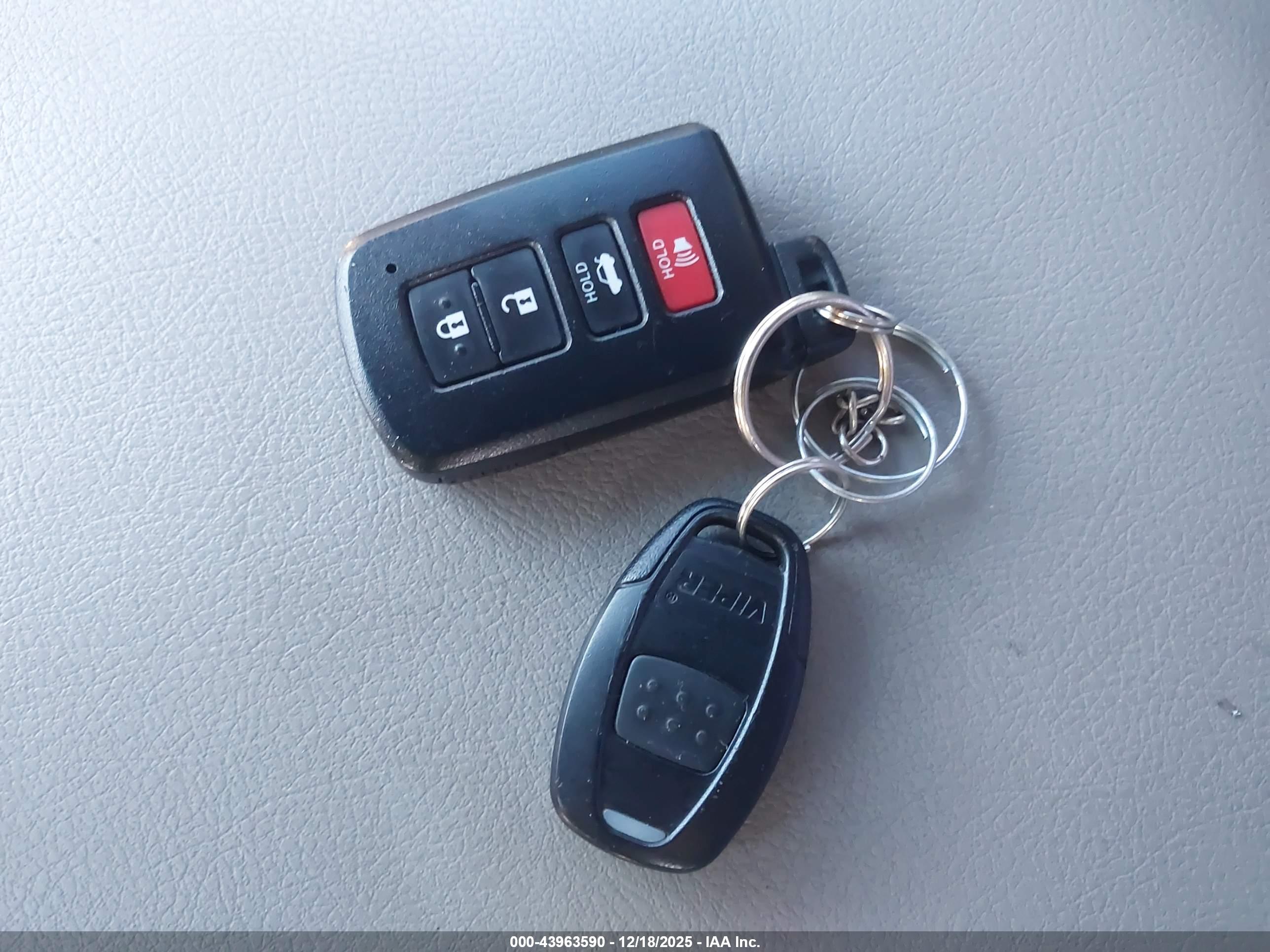 TOYOTA CAMRY image 11