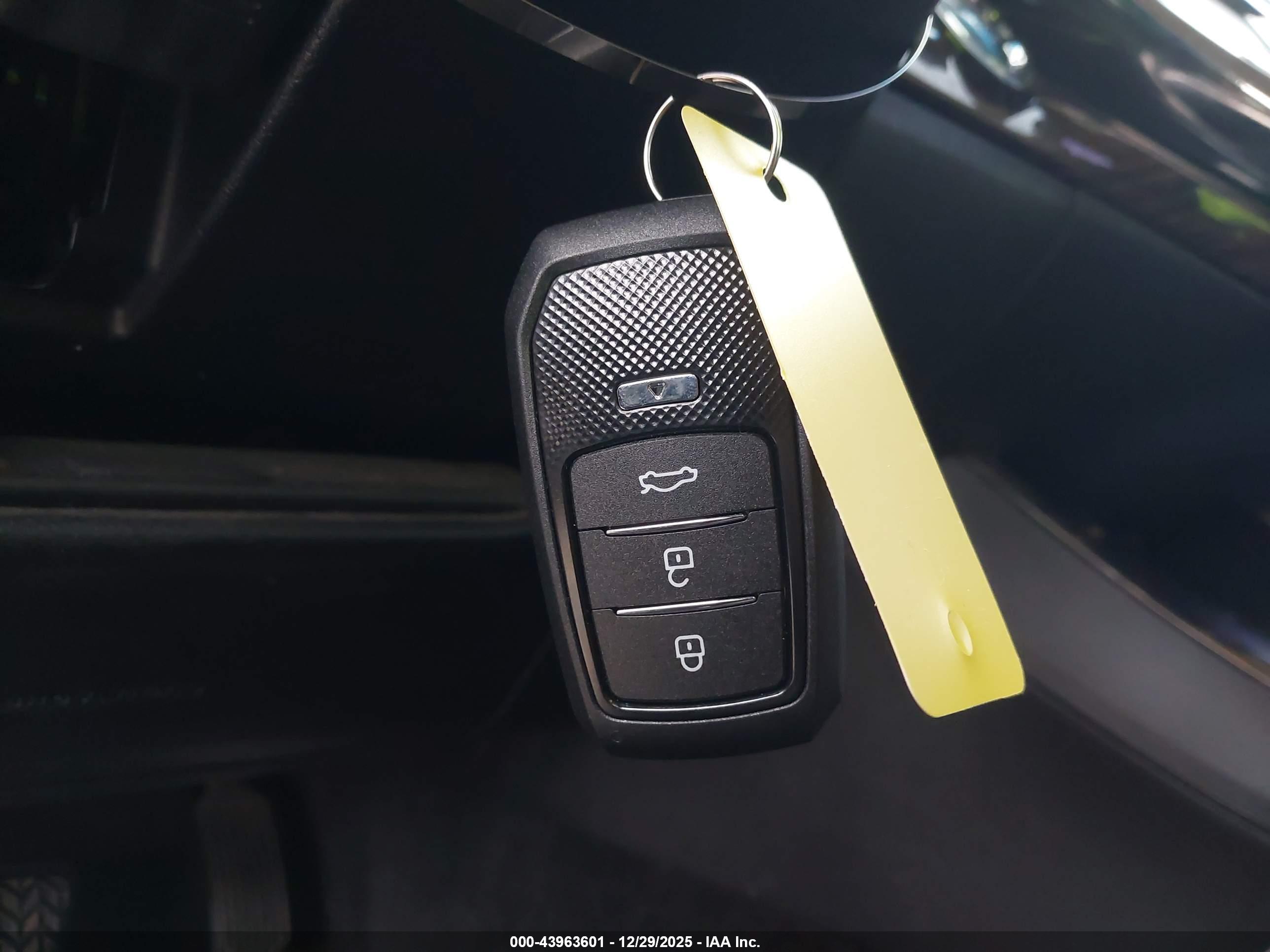 TOYOTA AVALON image 11
