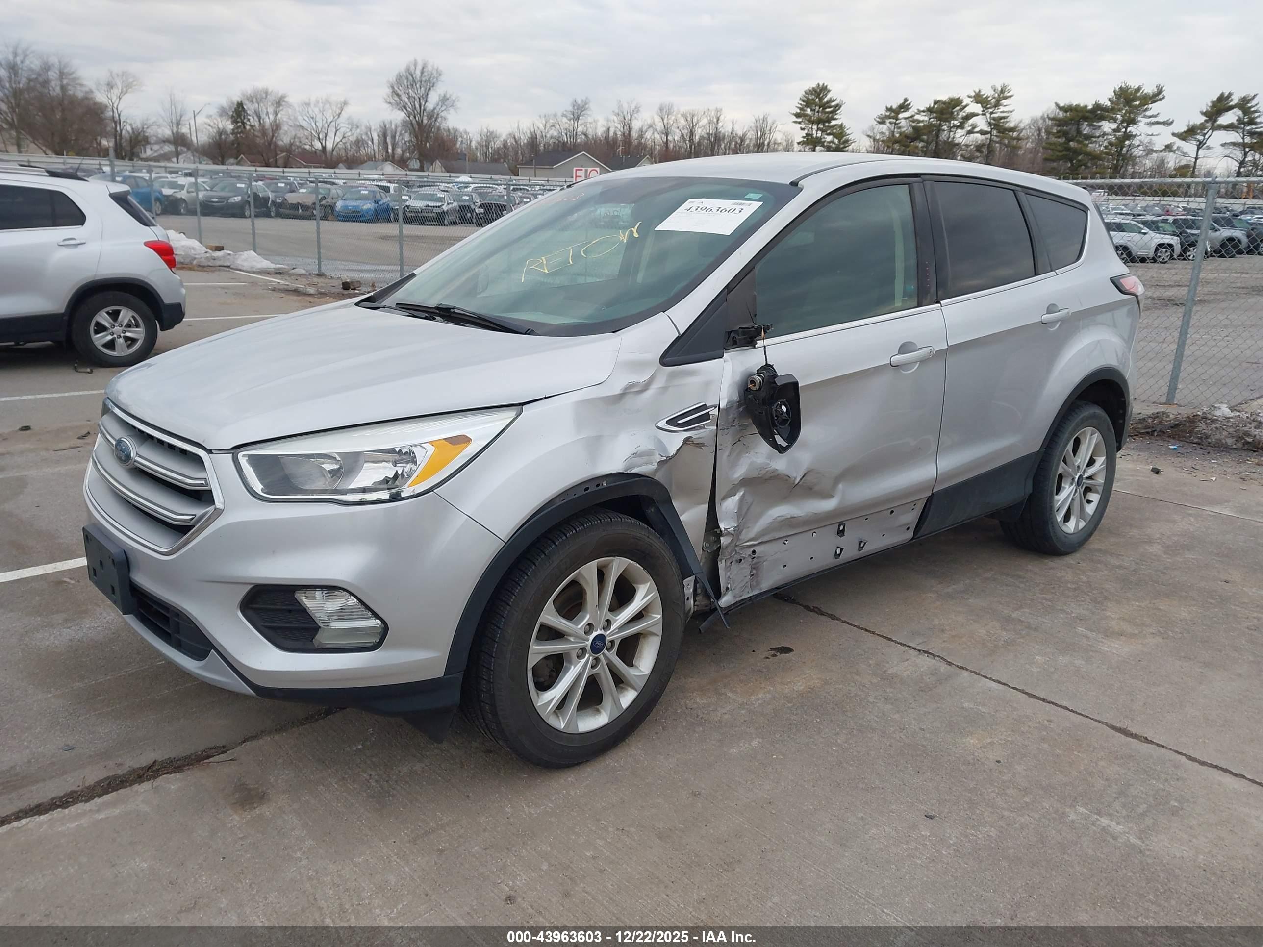 FORD ESCAPE image 2