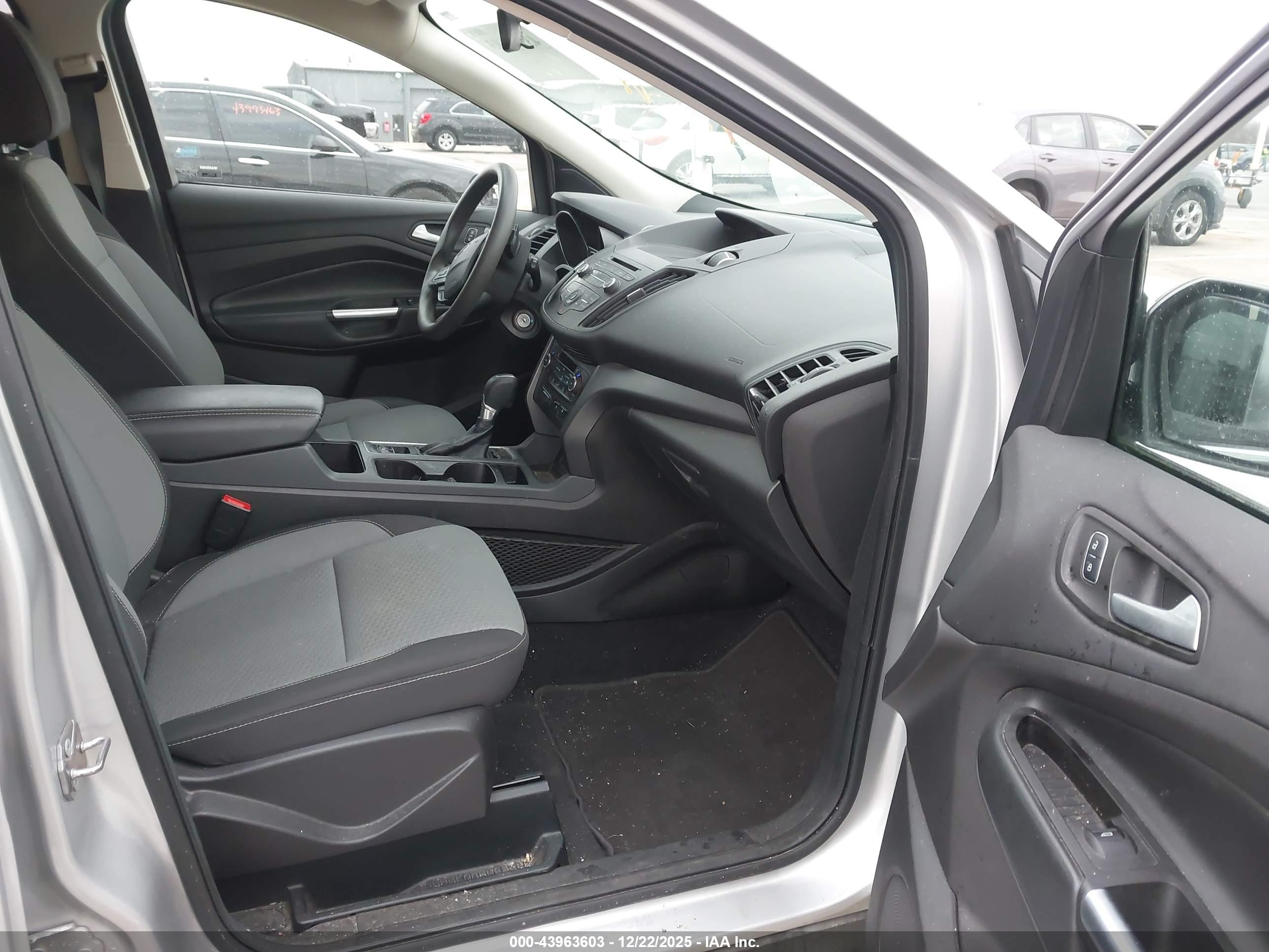 FORD ESCAPE image 5