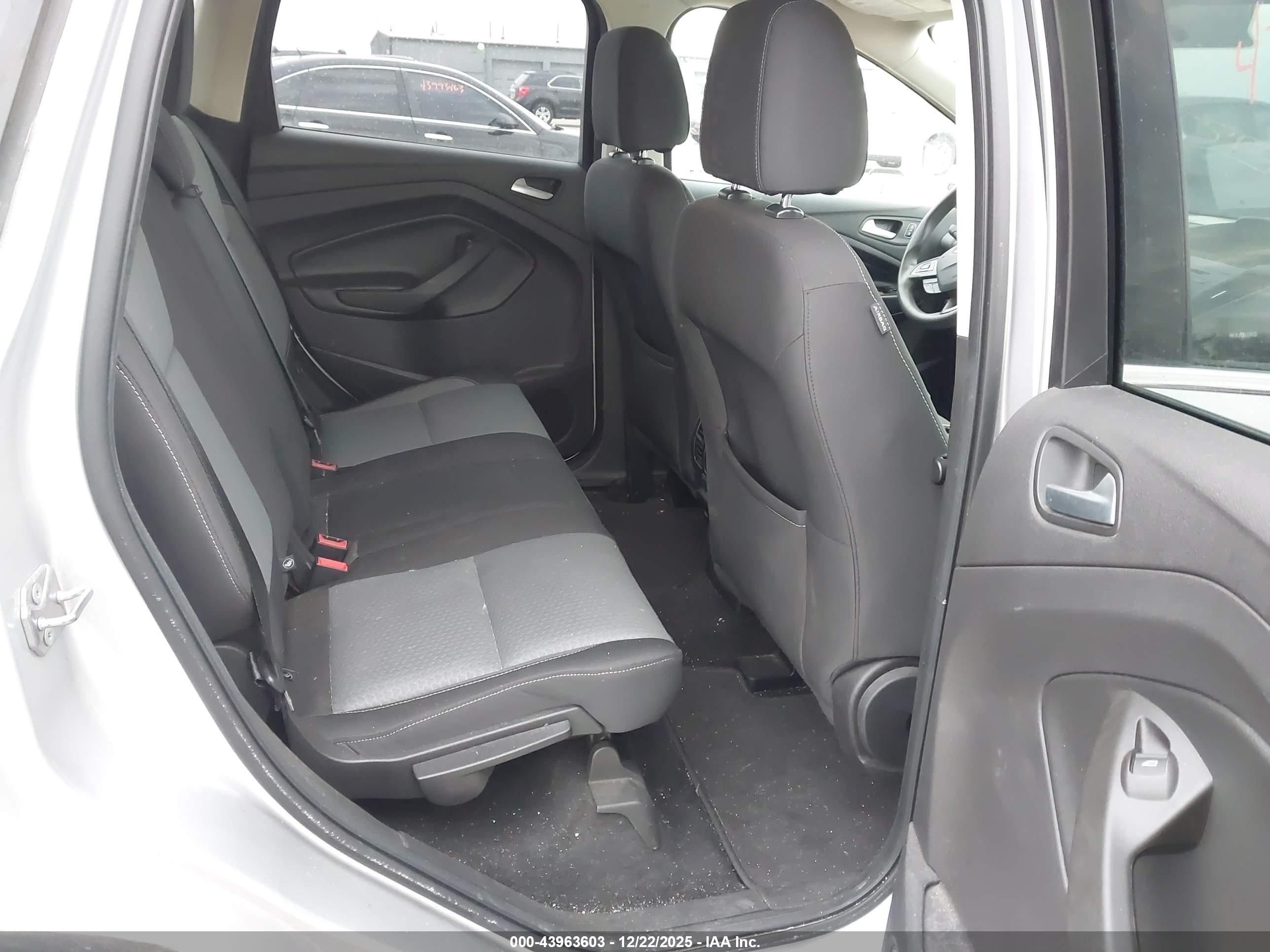 FORD ESCAPE image 8