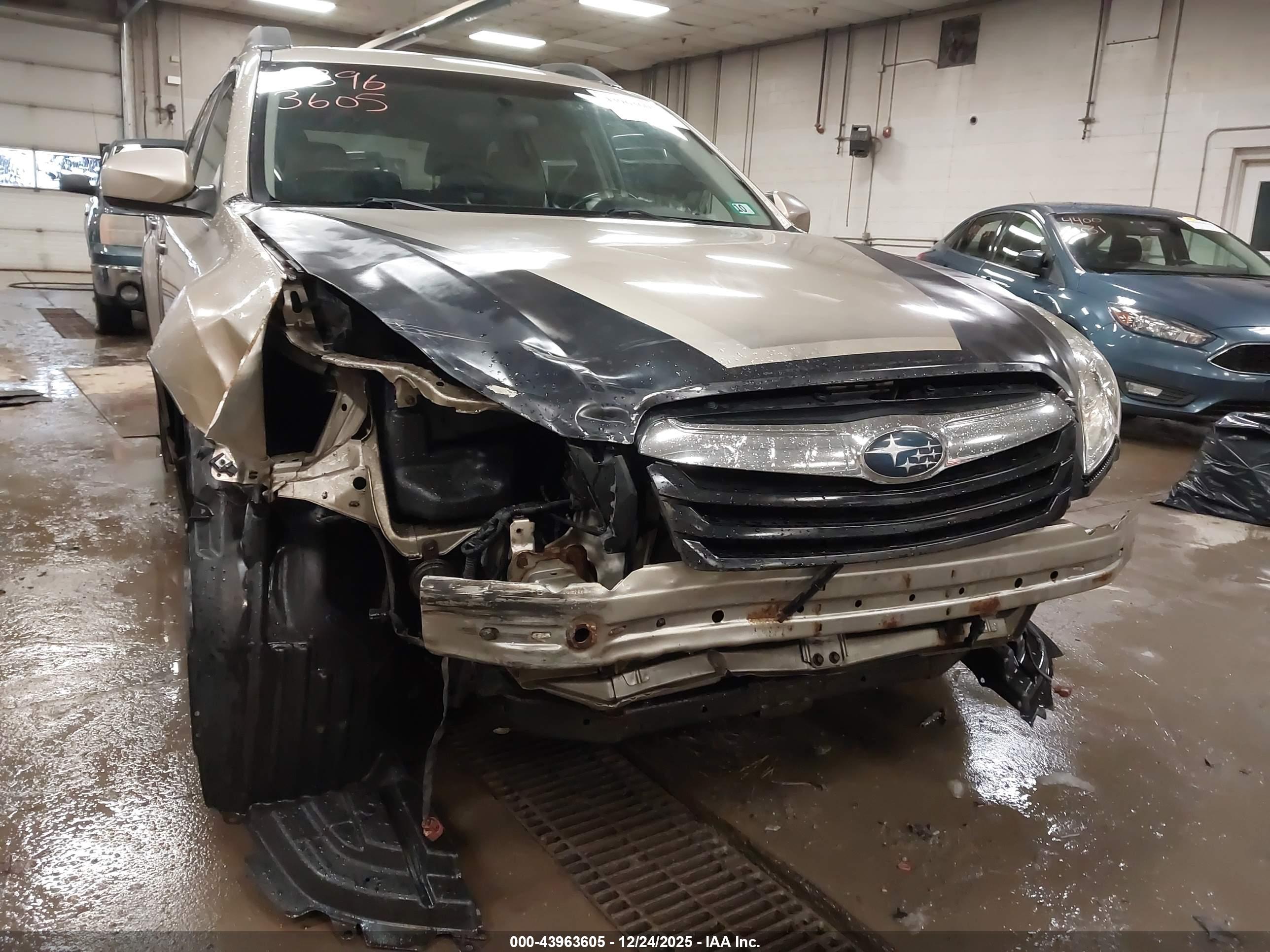 SUBARU OUTBACK image 6