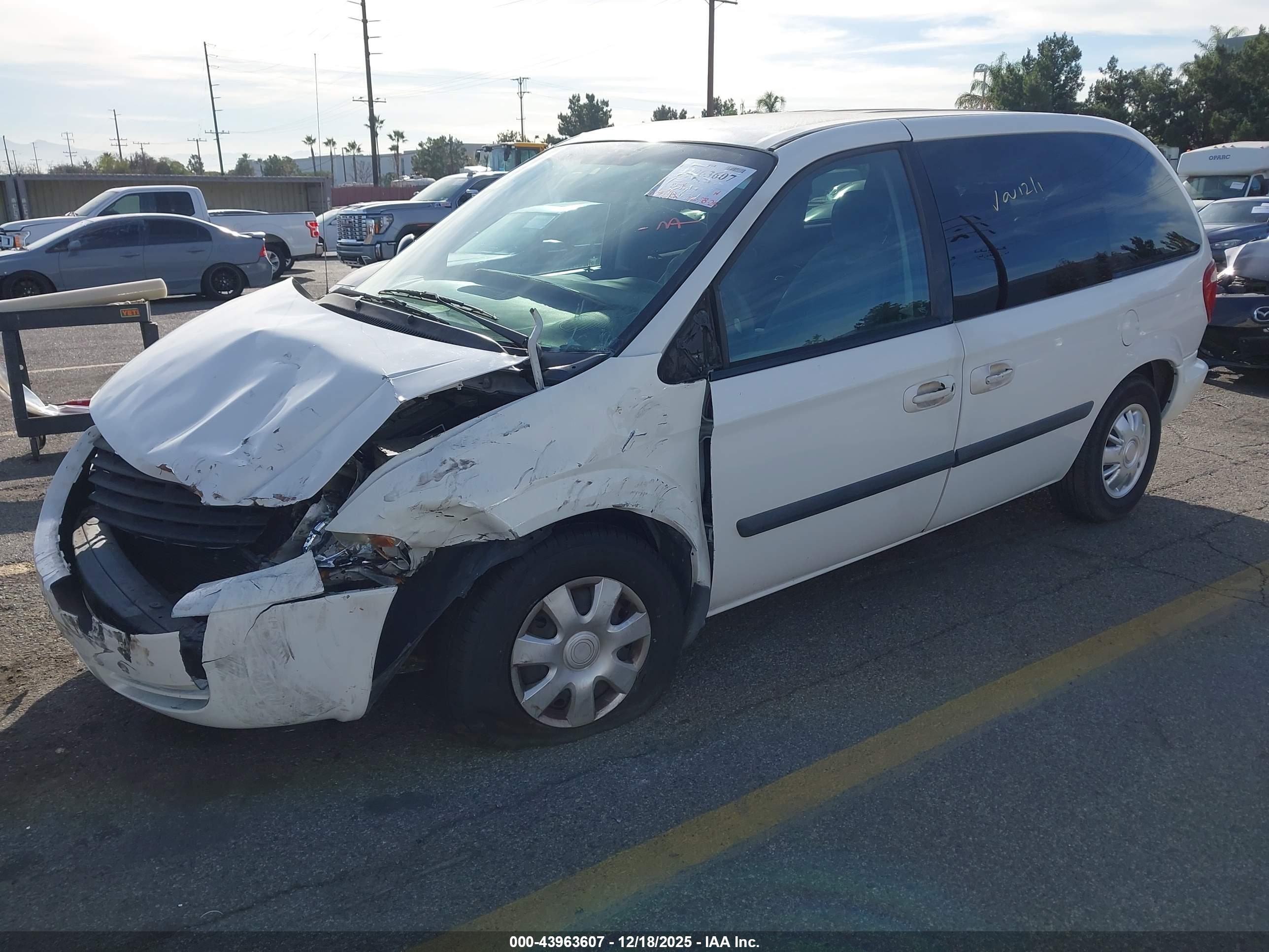 CHRYSLER TOWN image 2