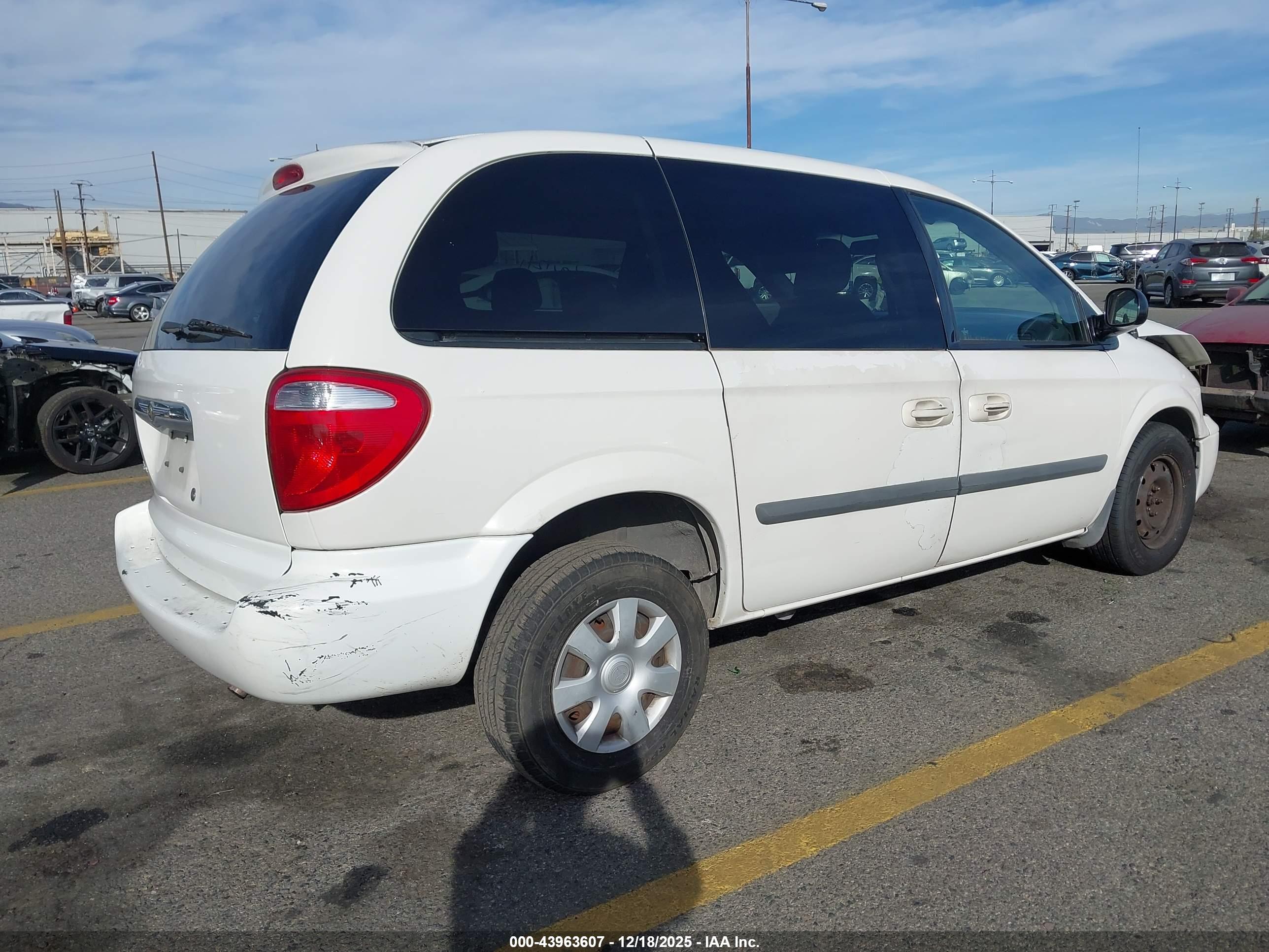 CHRYSLER TOWN image 4