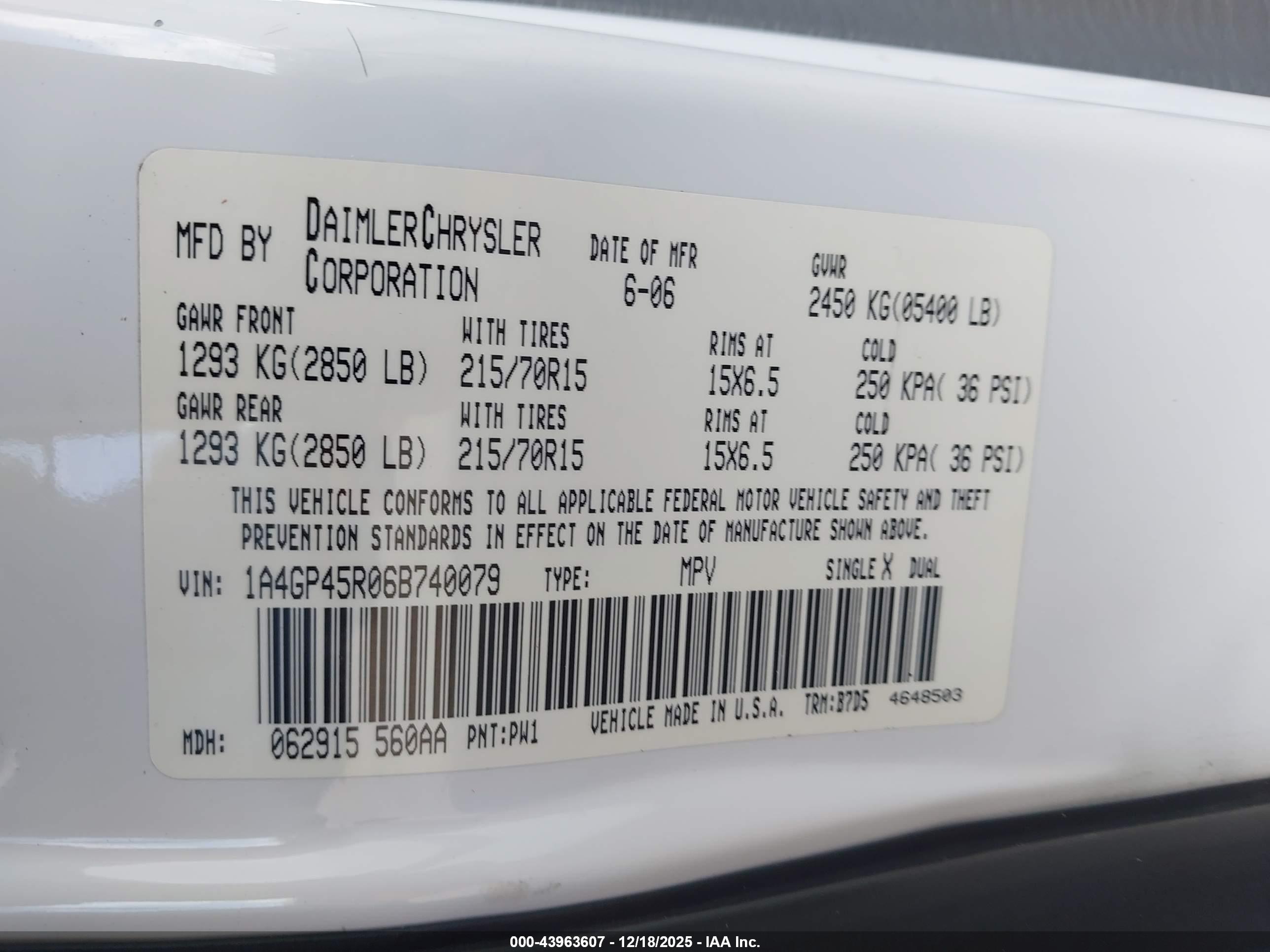 CHRYSLER TOWN image 9