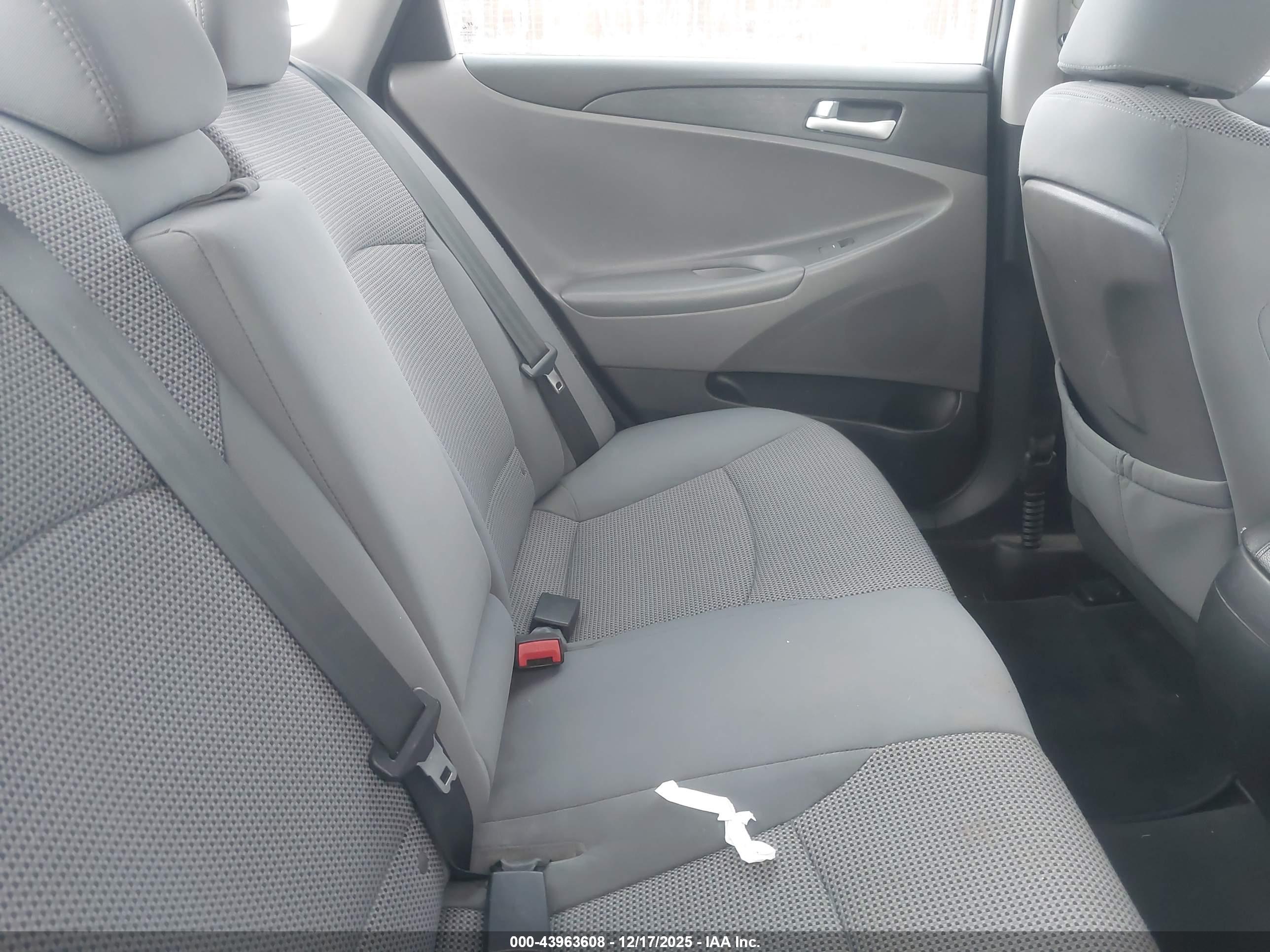 HYUNDAI SONATA image 8