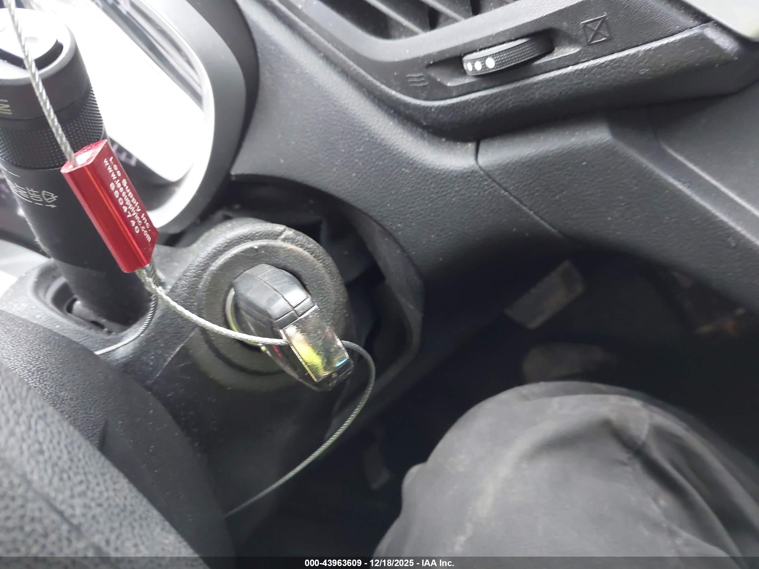 CHEVROLET EQUINOX image 11
