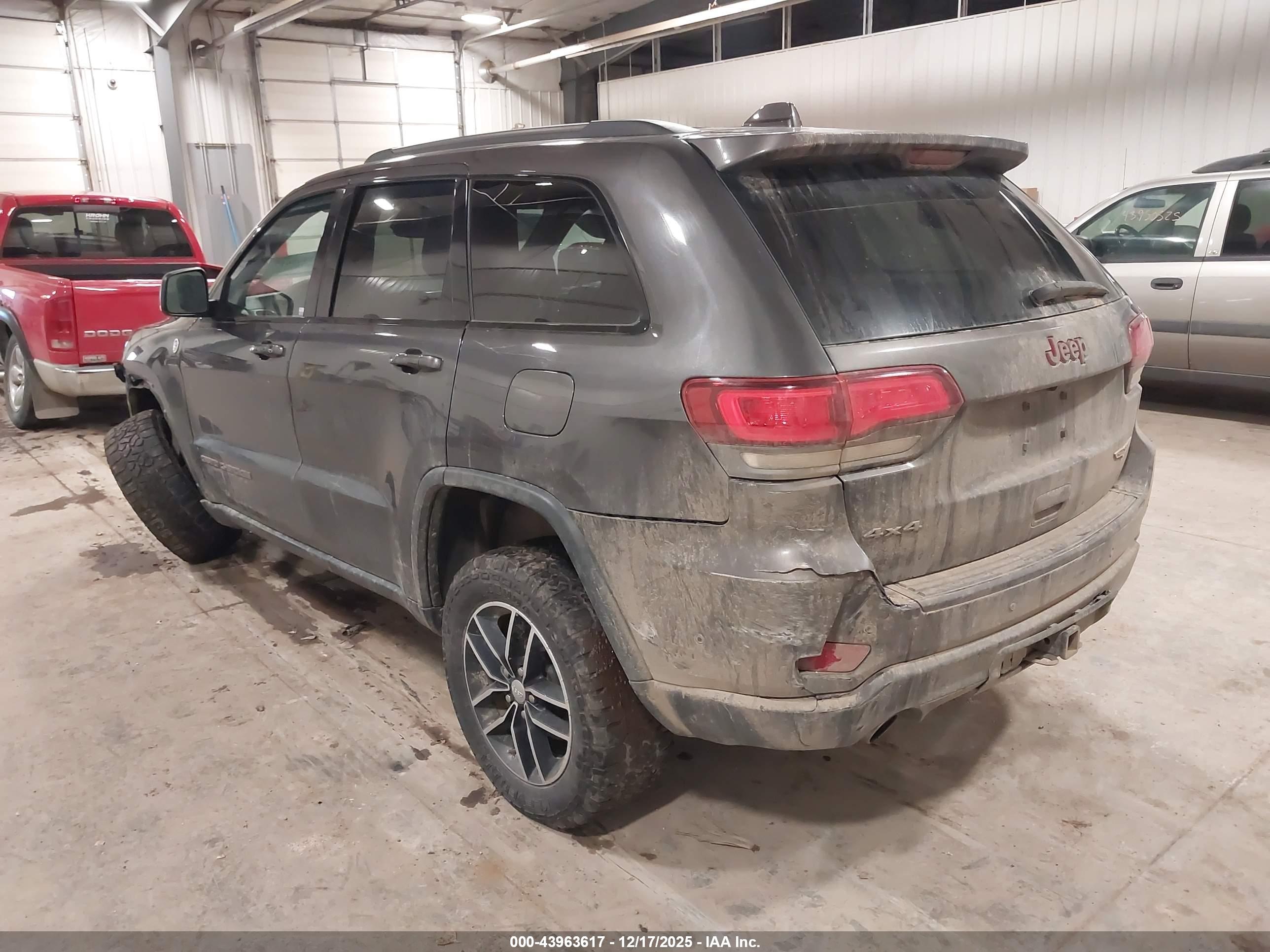 JEEP GRAND image 3