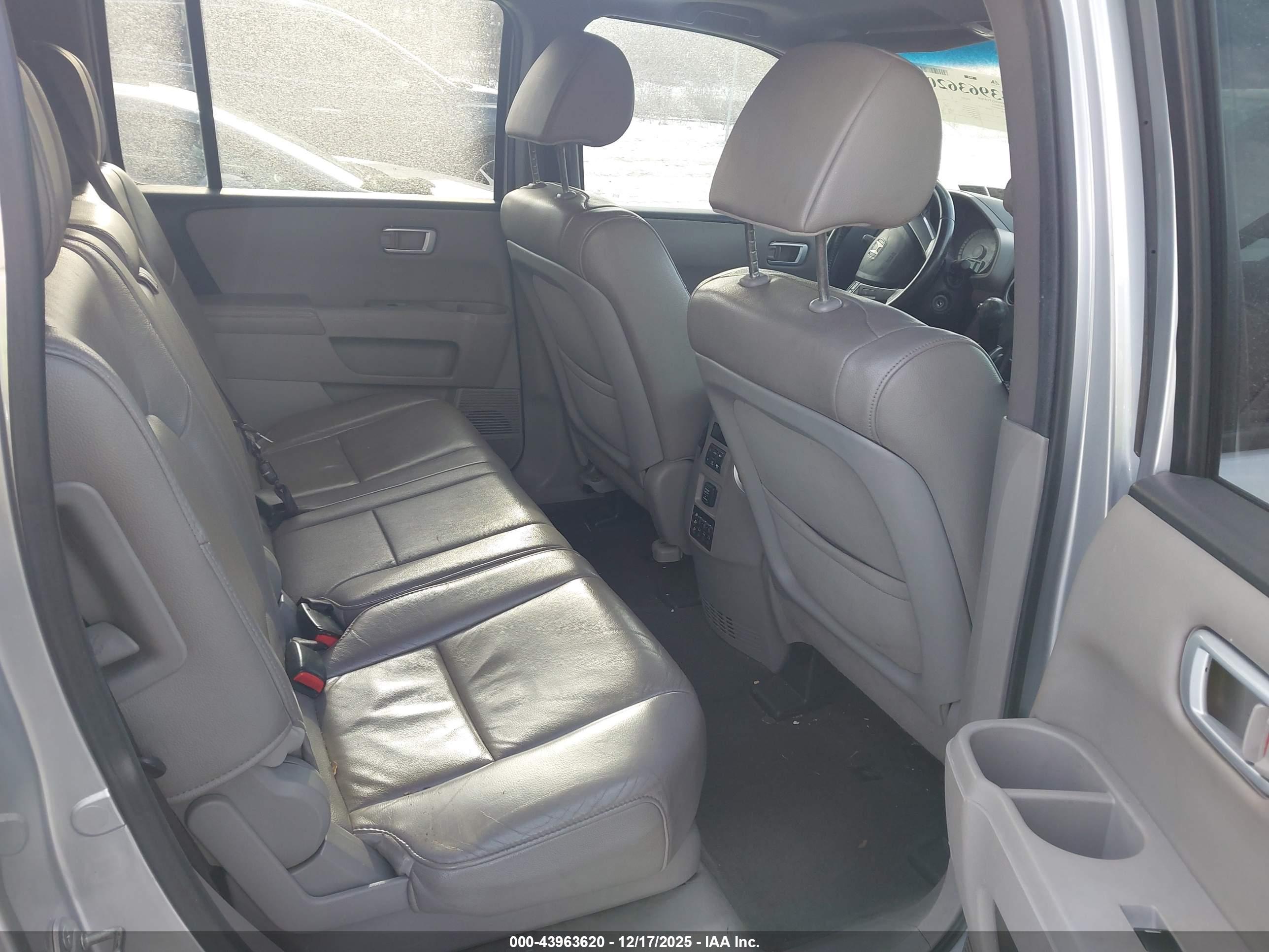 HONDA PILOT image 8