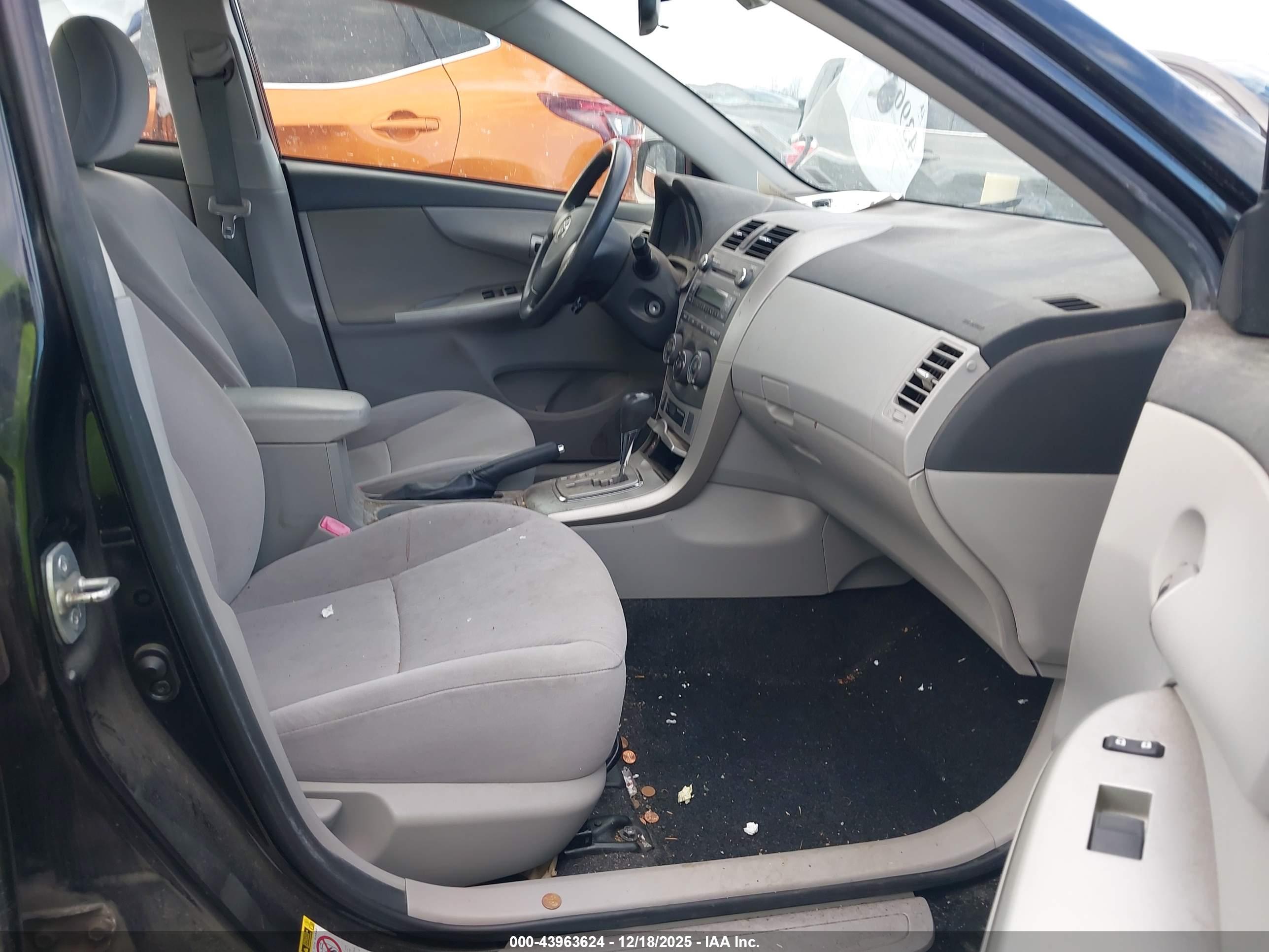 TOYOTA COROLLA image 5