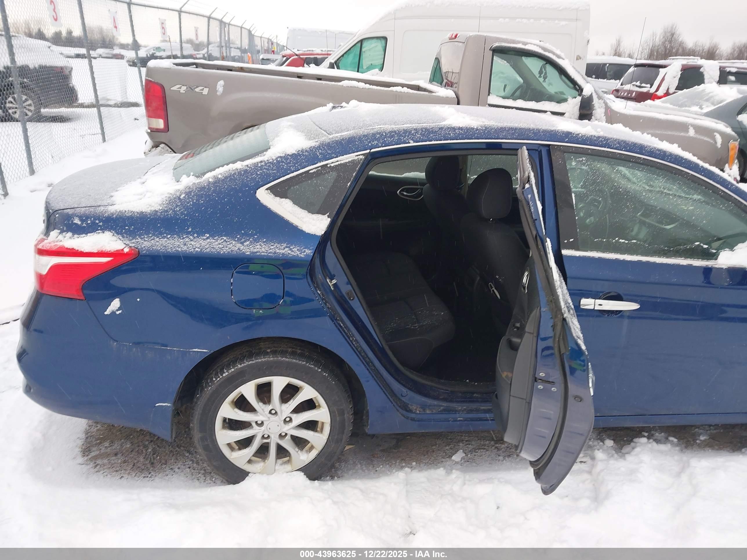 NISSAN SENTRA image 8