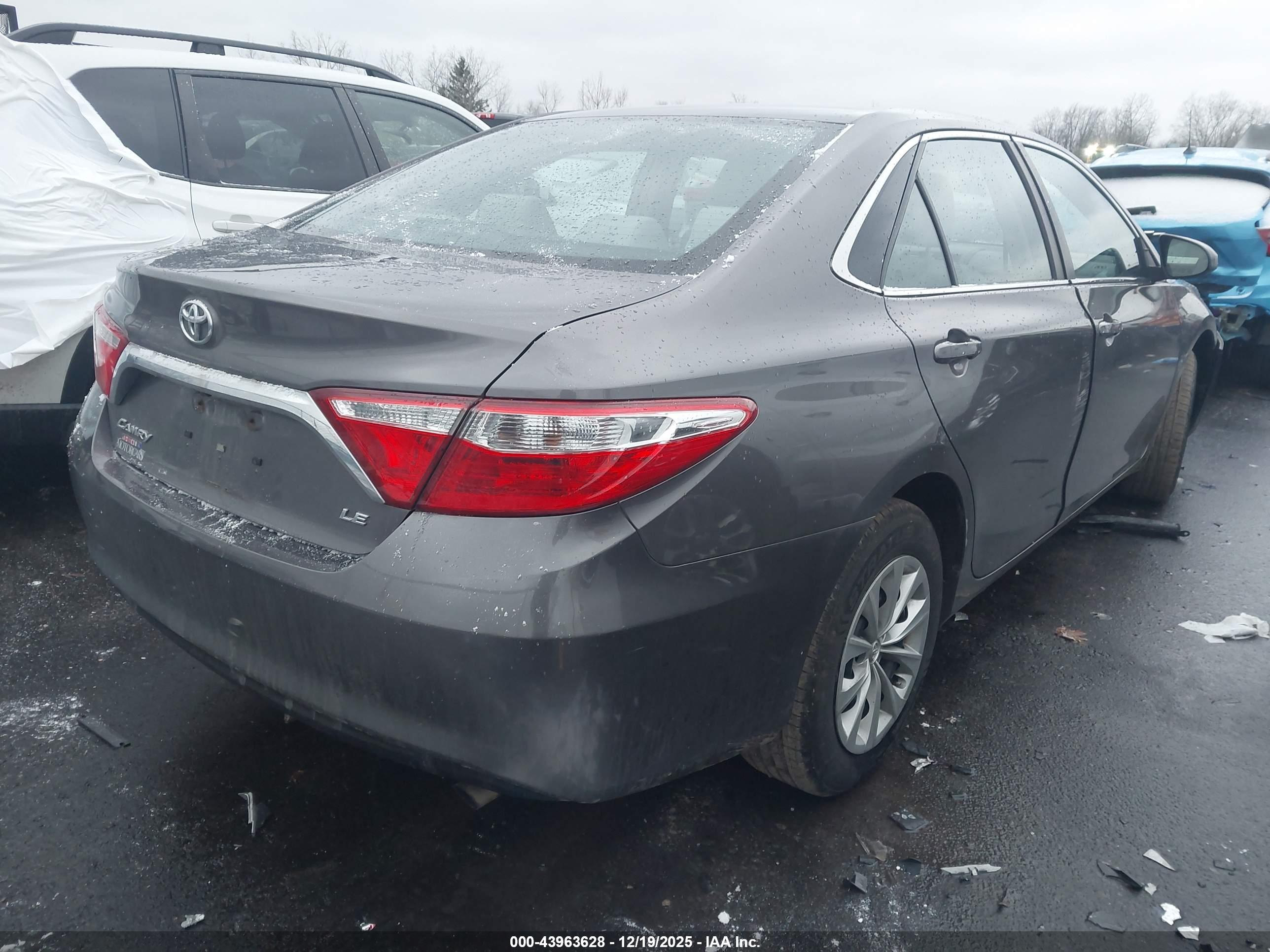TOYOTA CAMRY image 4