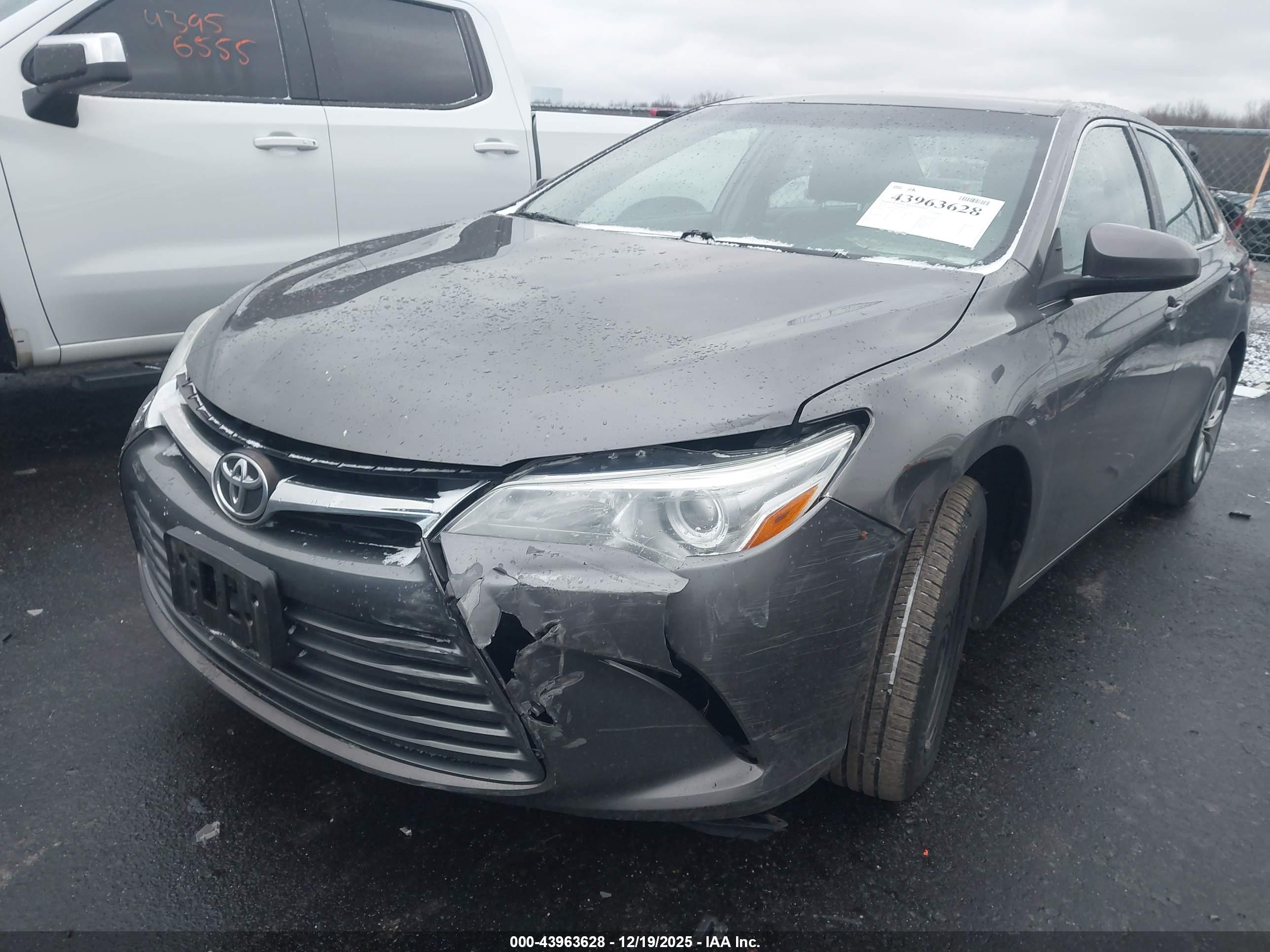 TOYOTA CAMRY image 6