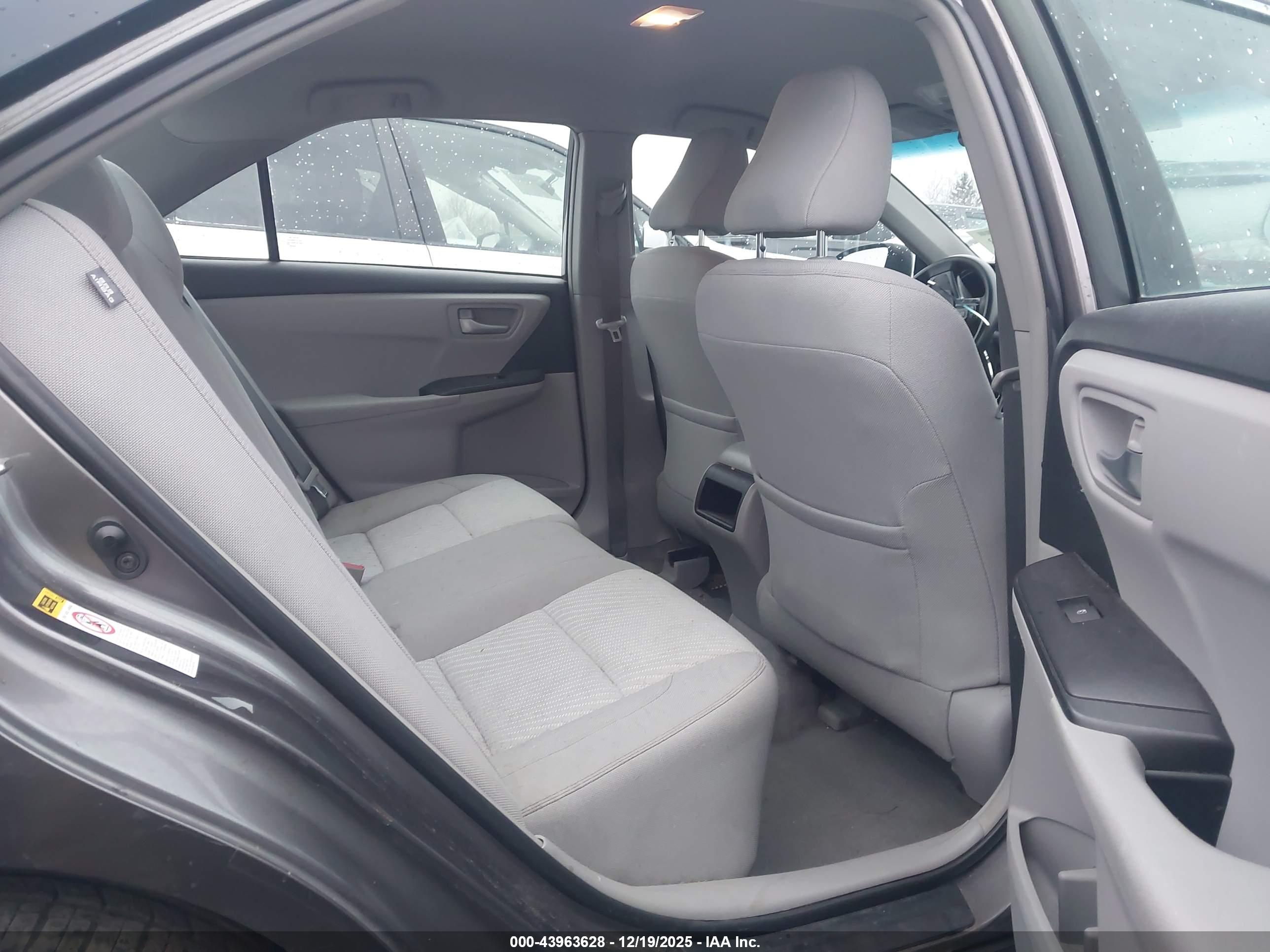 TOYOTA CAMRY image 8