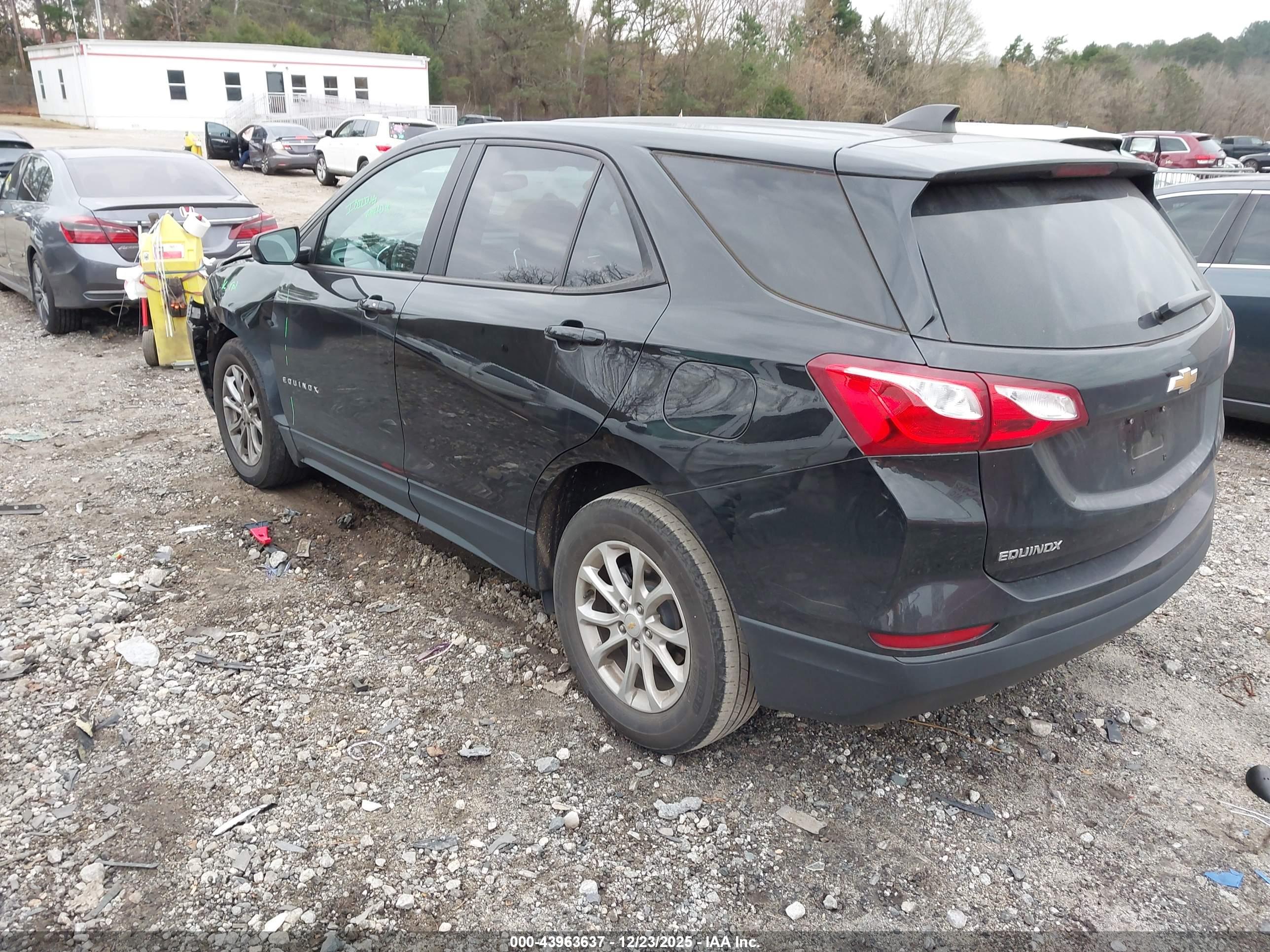 CHEVROLET EQUINOX image 3