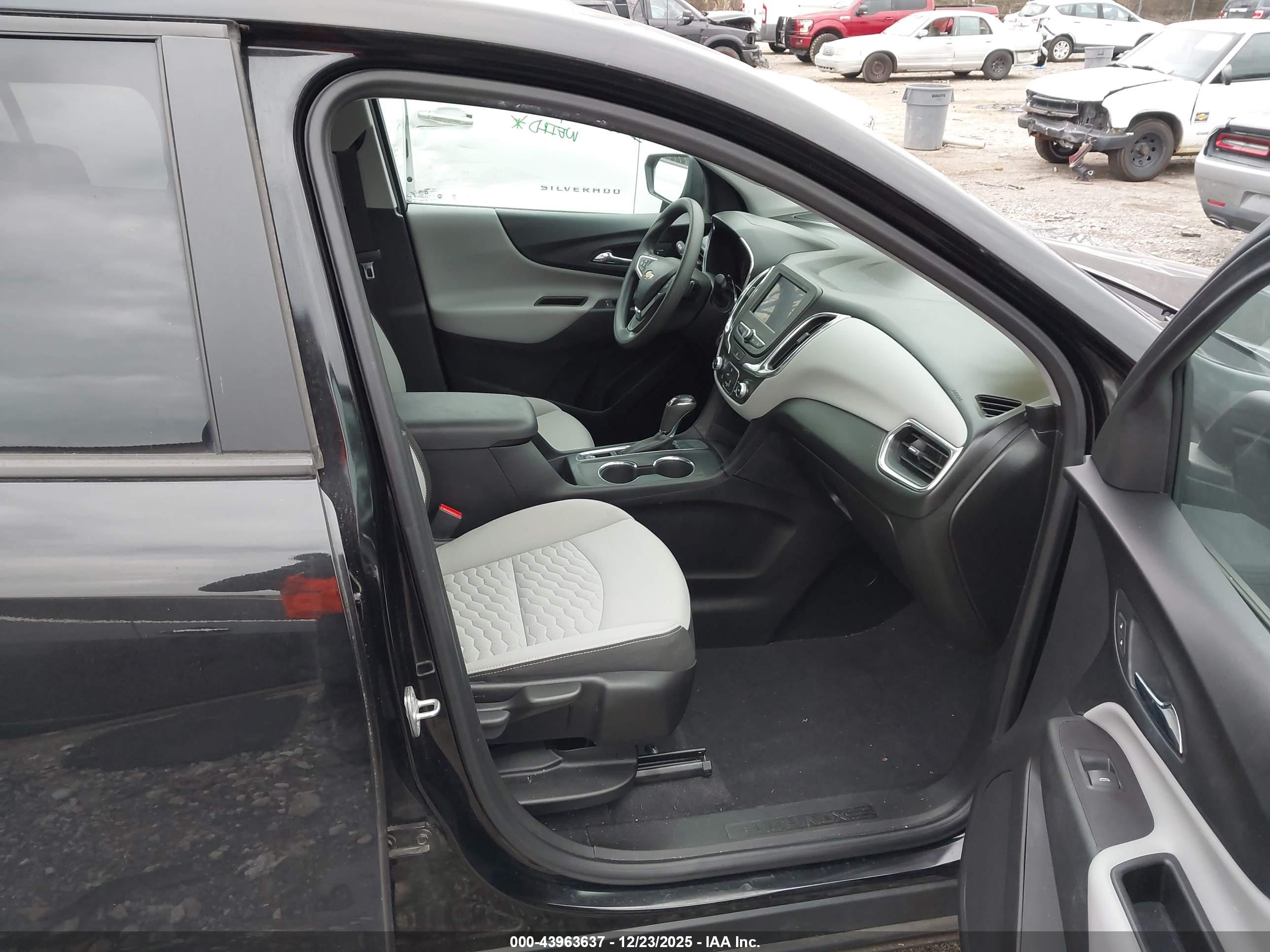CHEVROLET EQUINOX image 5