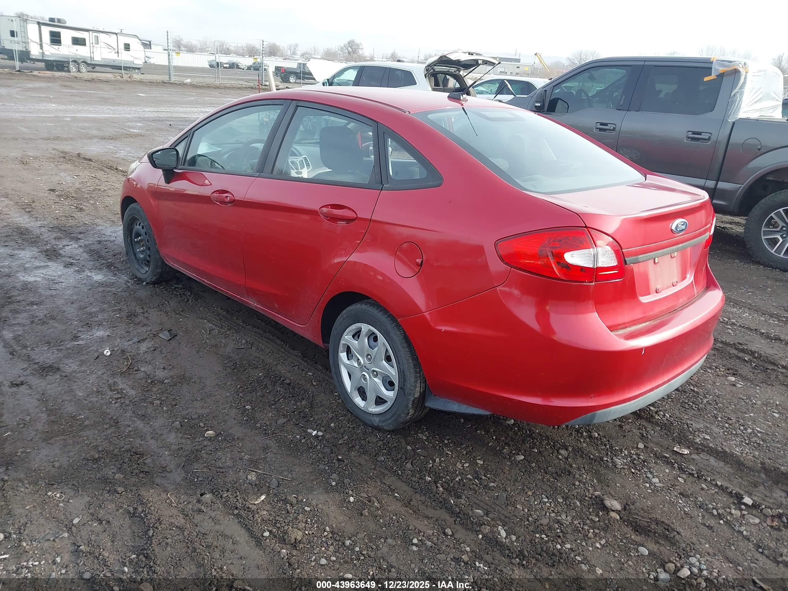 FORD FIESTA image 3