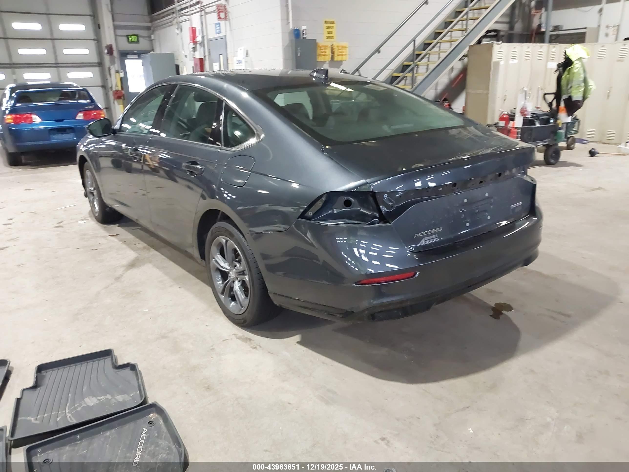 HONDA ACCORD image 3