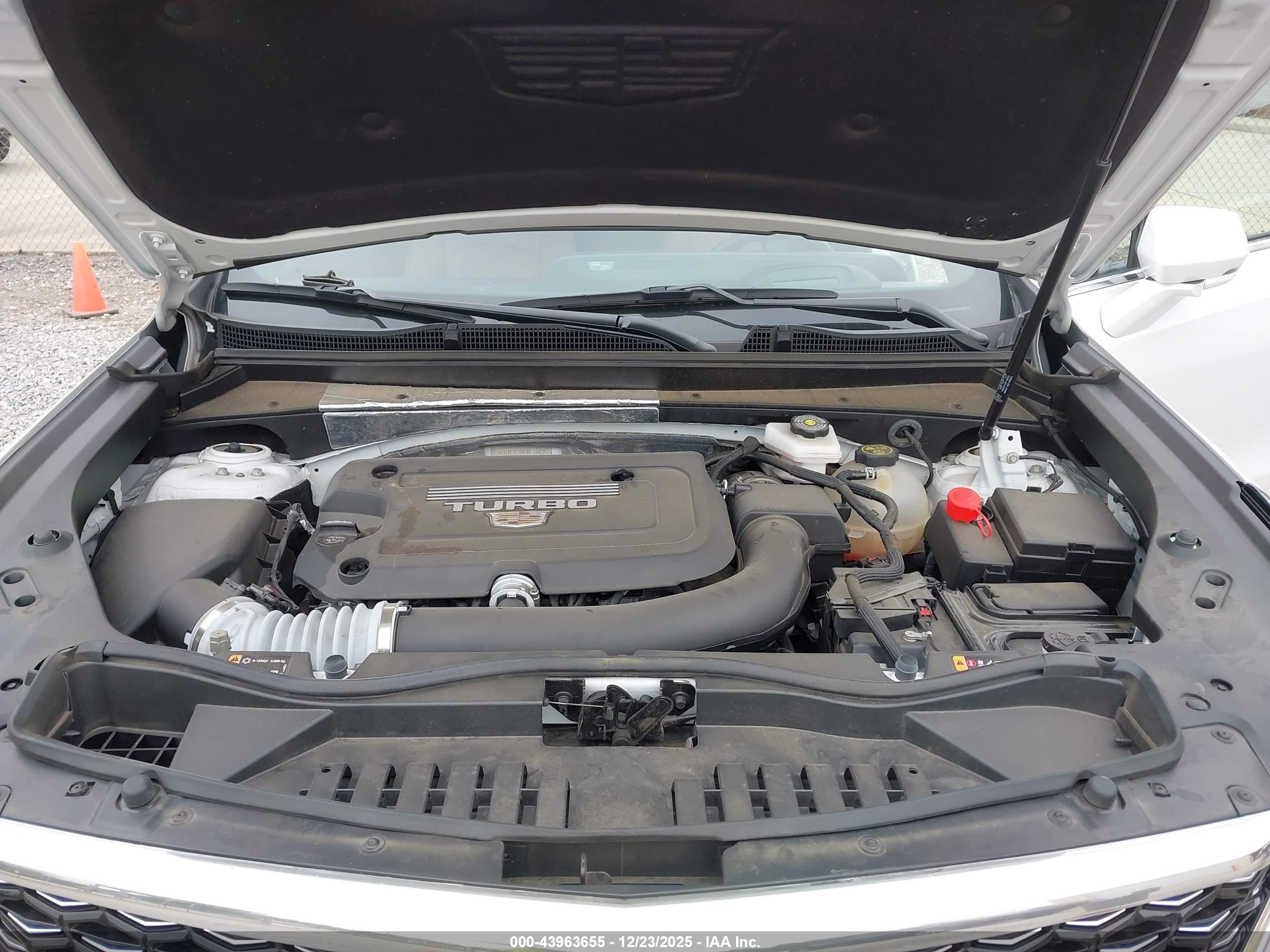 CADILLAC XT4 image 10