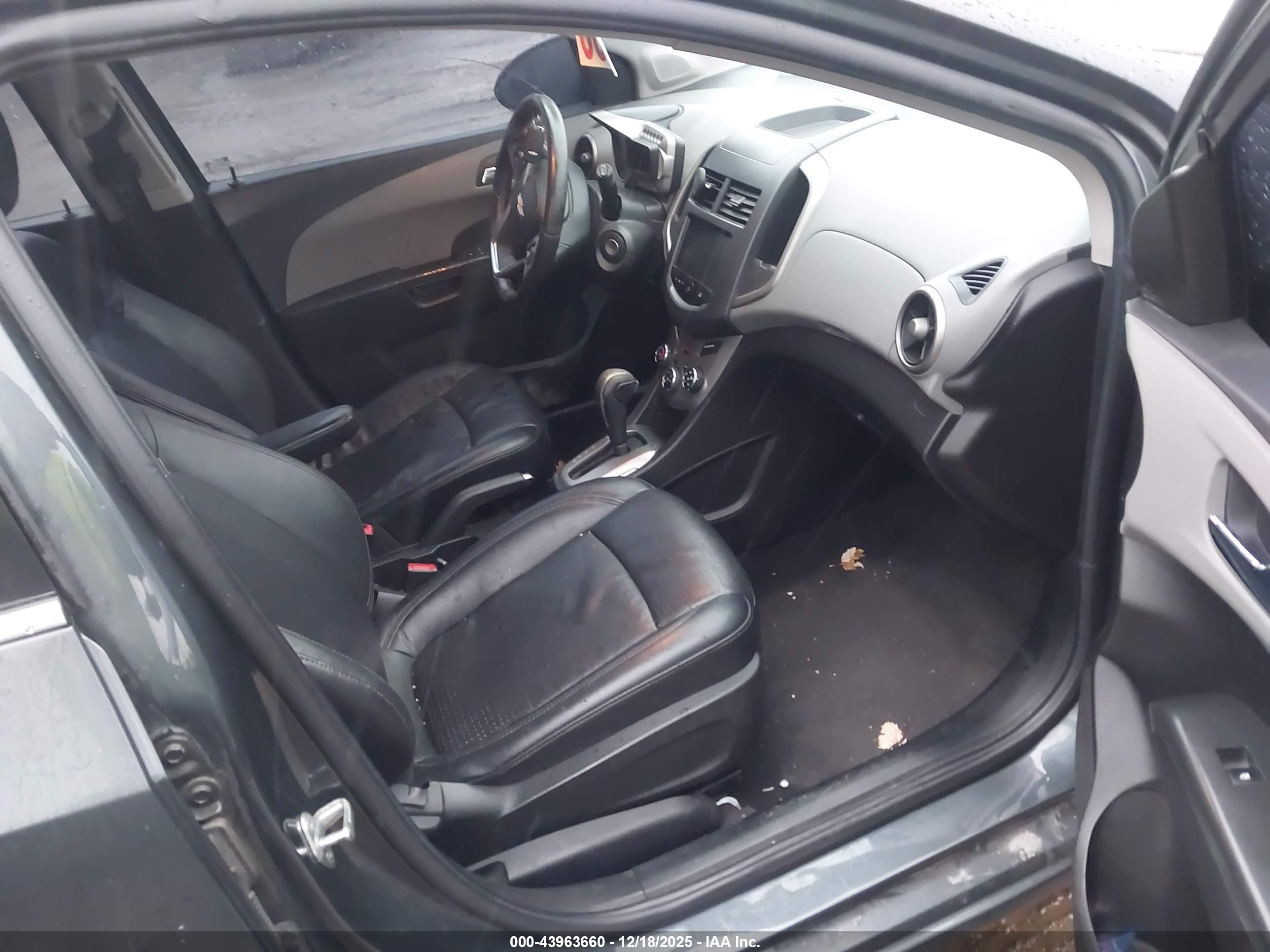 CHEVROLET SONIC image 5