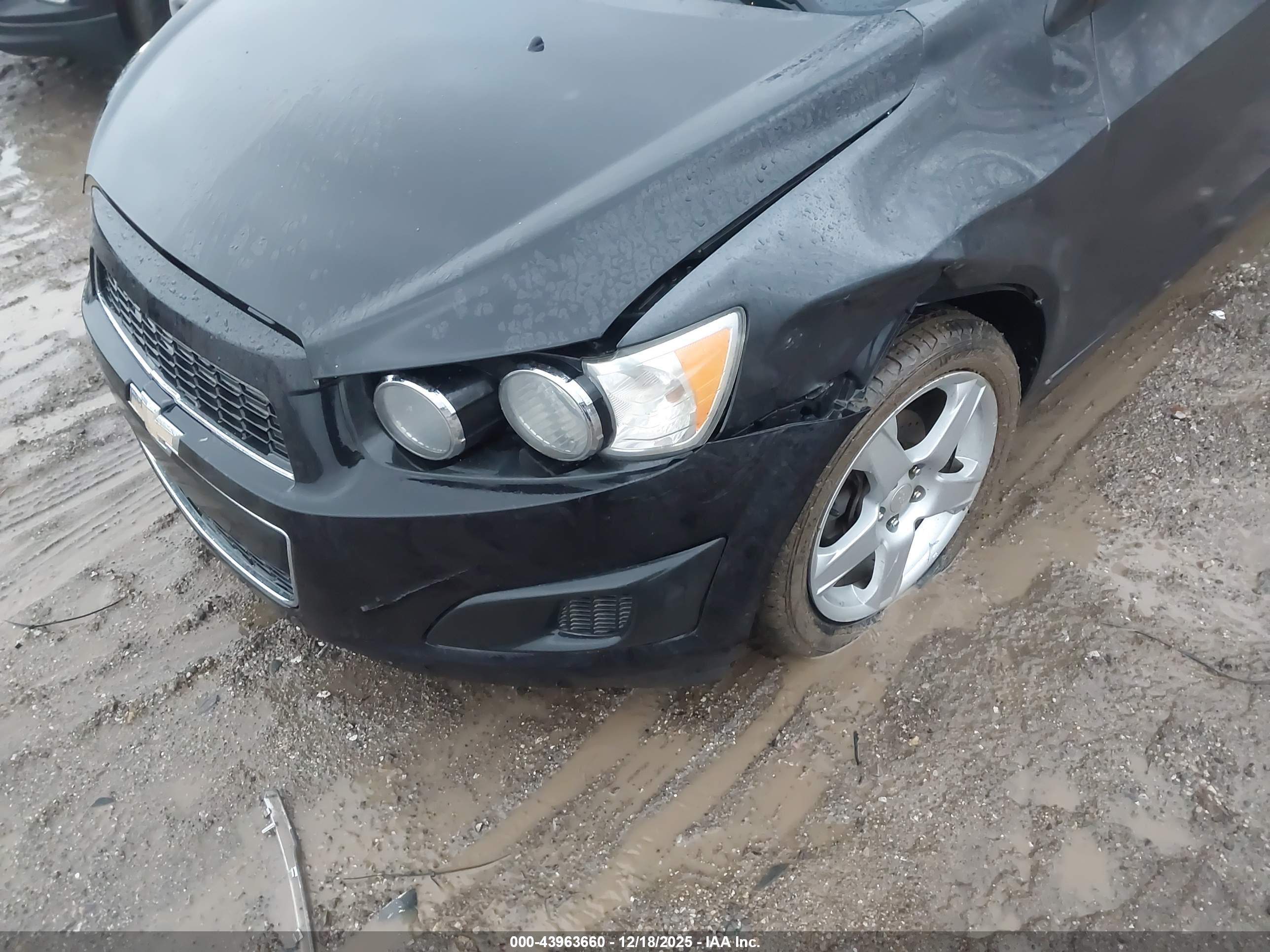 CHEVROLET SONIC image 6