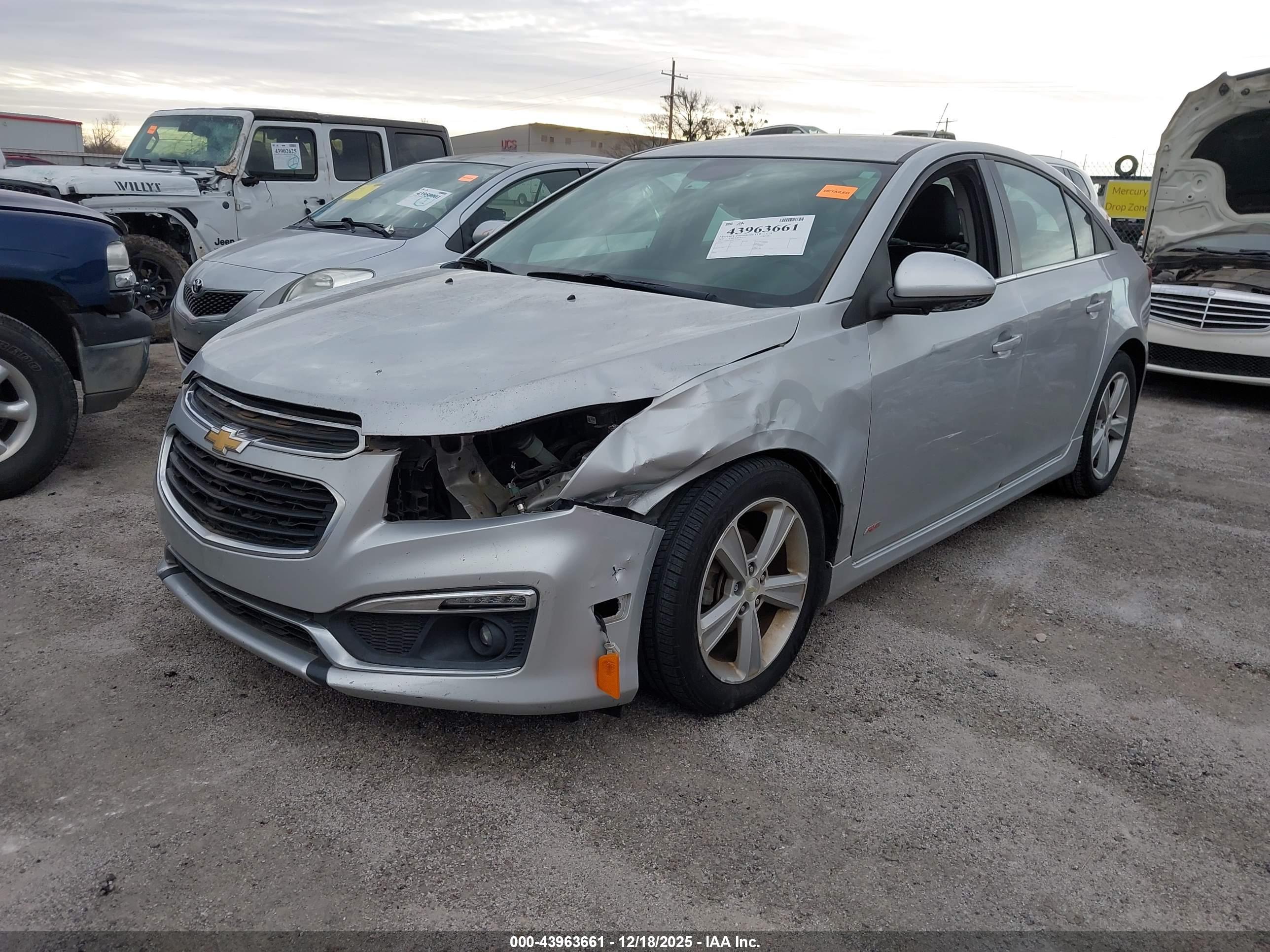 CHEVROLET CRUZE image 2