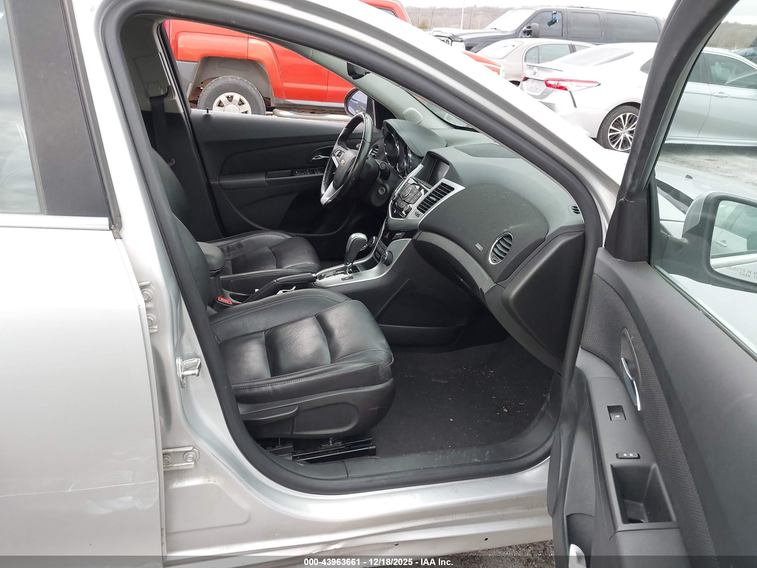 CHEVROLET CRUZE image 5