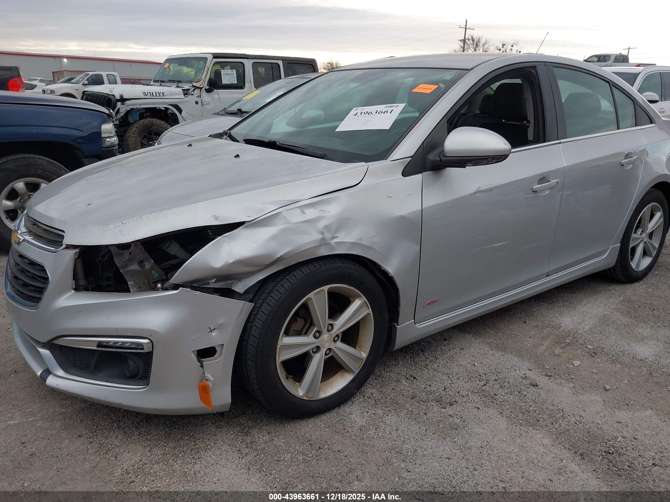 CHEVROLET CRUZE image 6
