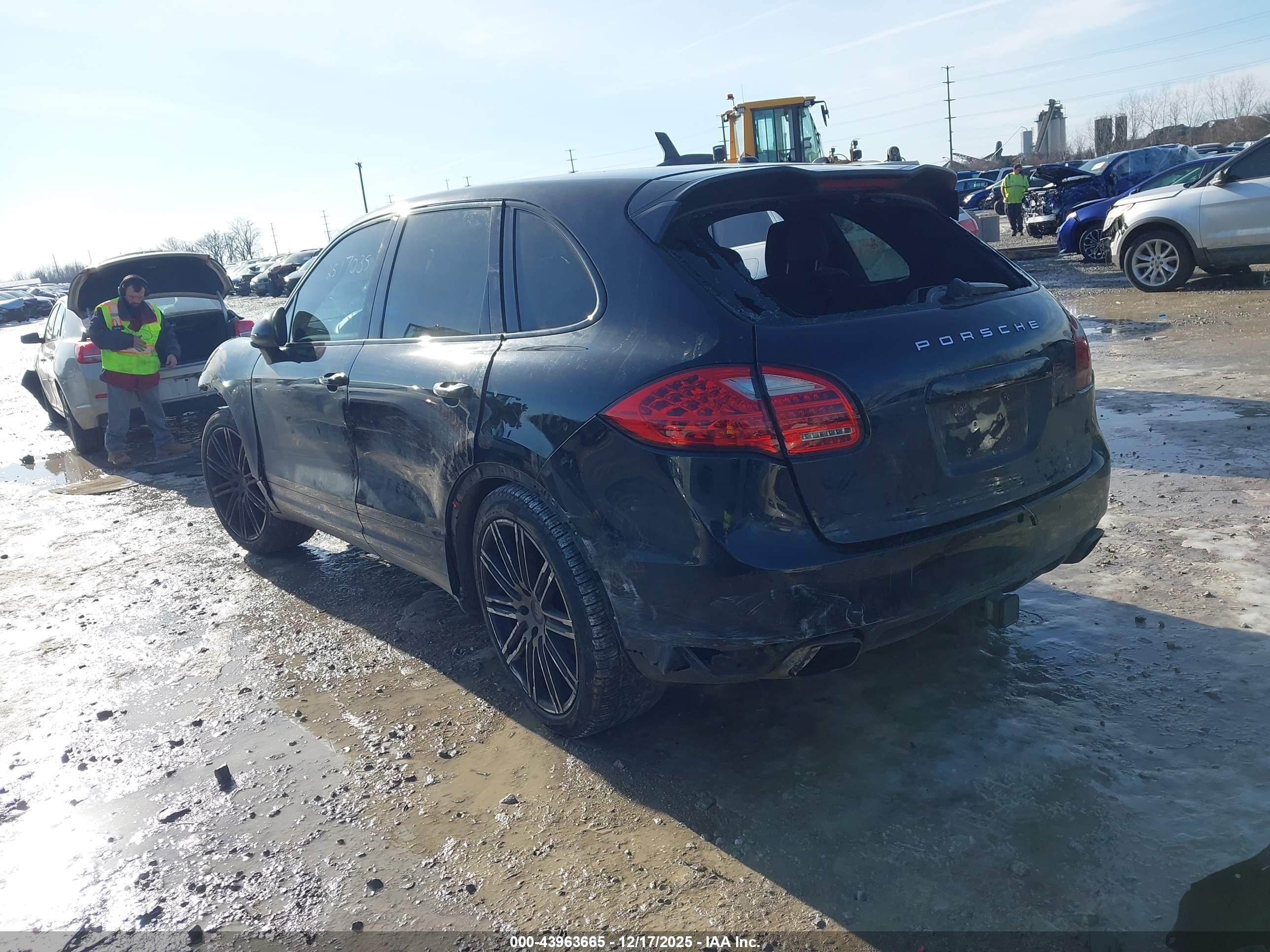 PORSCHE CAYENNE image 3